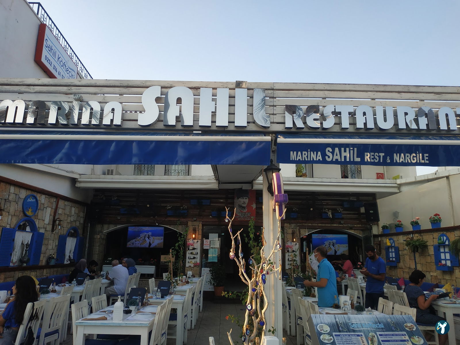 Mari̇na Sahi̇l Köfteci̇si̇