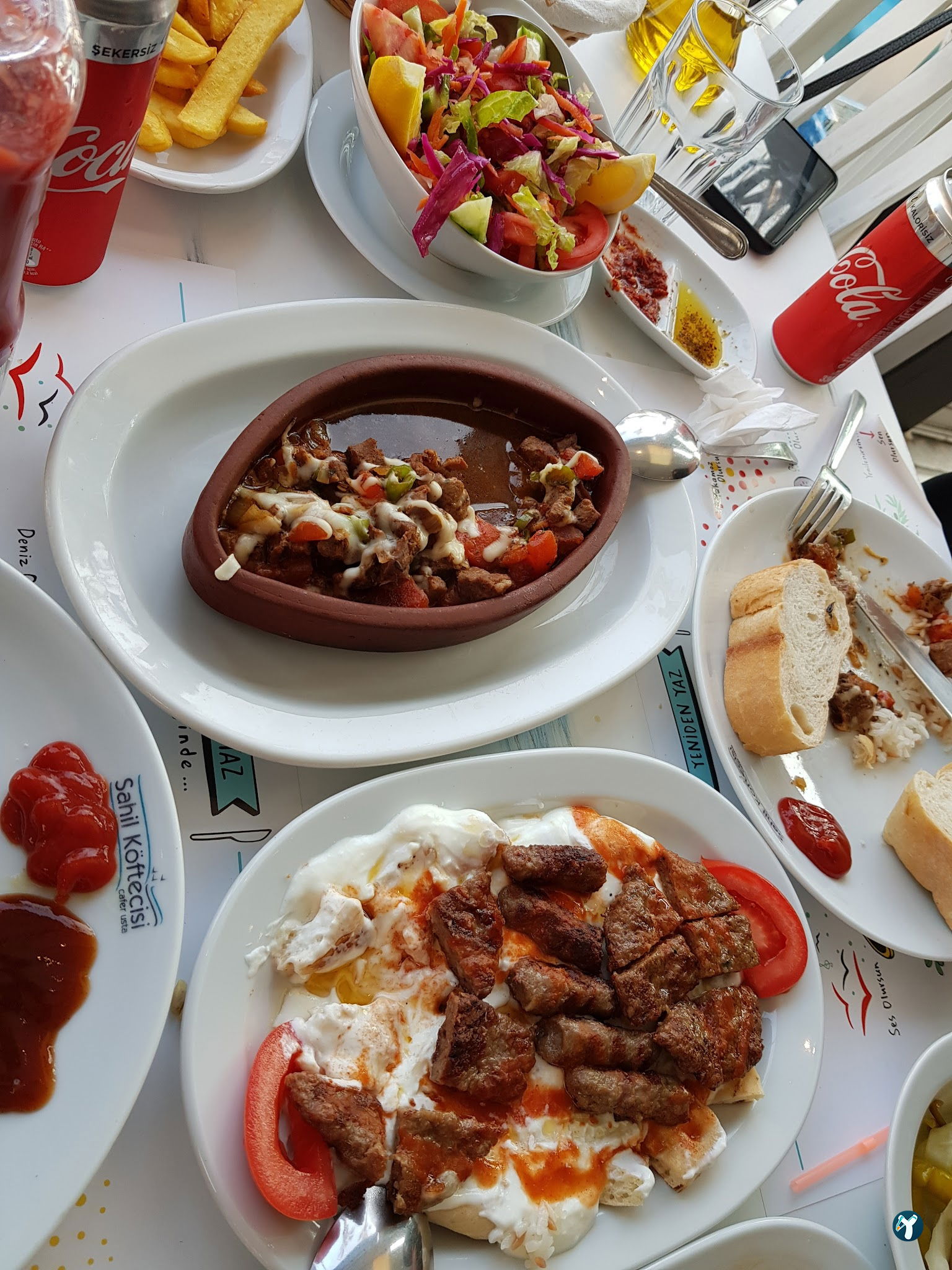 Mari̇na Sahi̇l Köfteci̇si̇