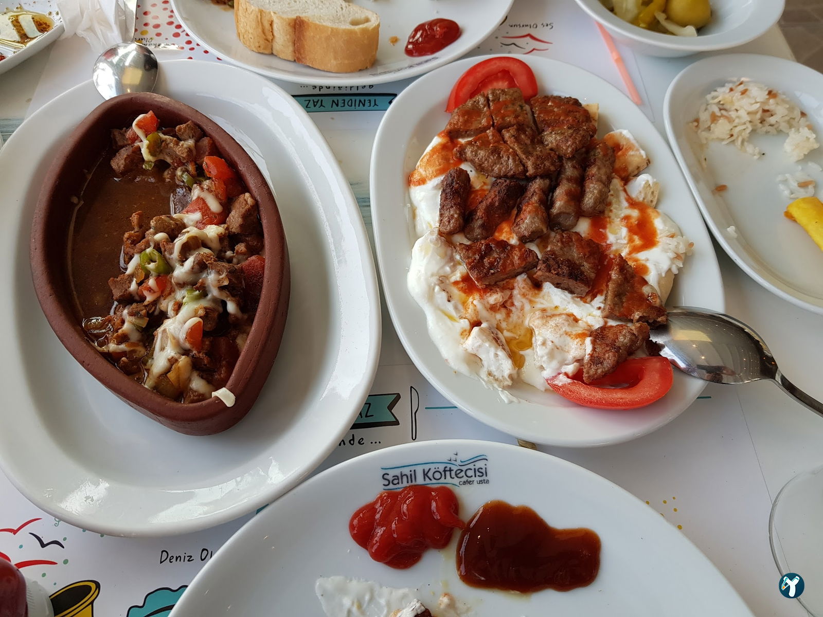Mari̇na Sahi̇l Köfteci̇si̇
