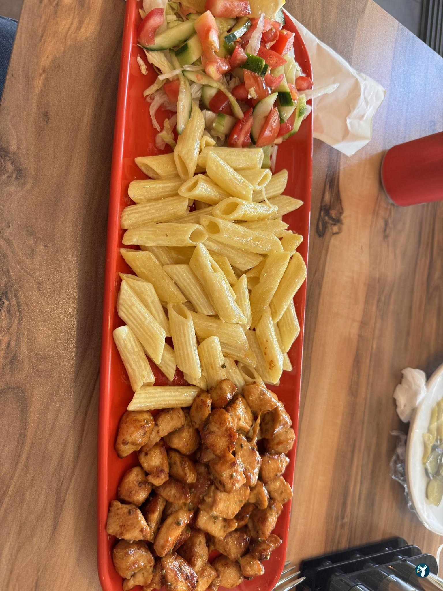 Annem Çorba Ve Tavuk Dünyası