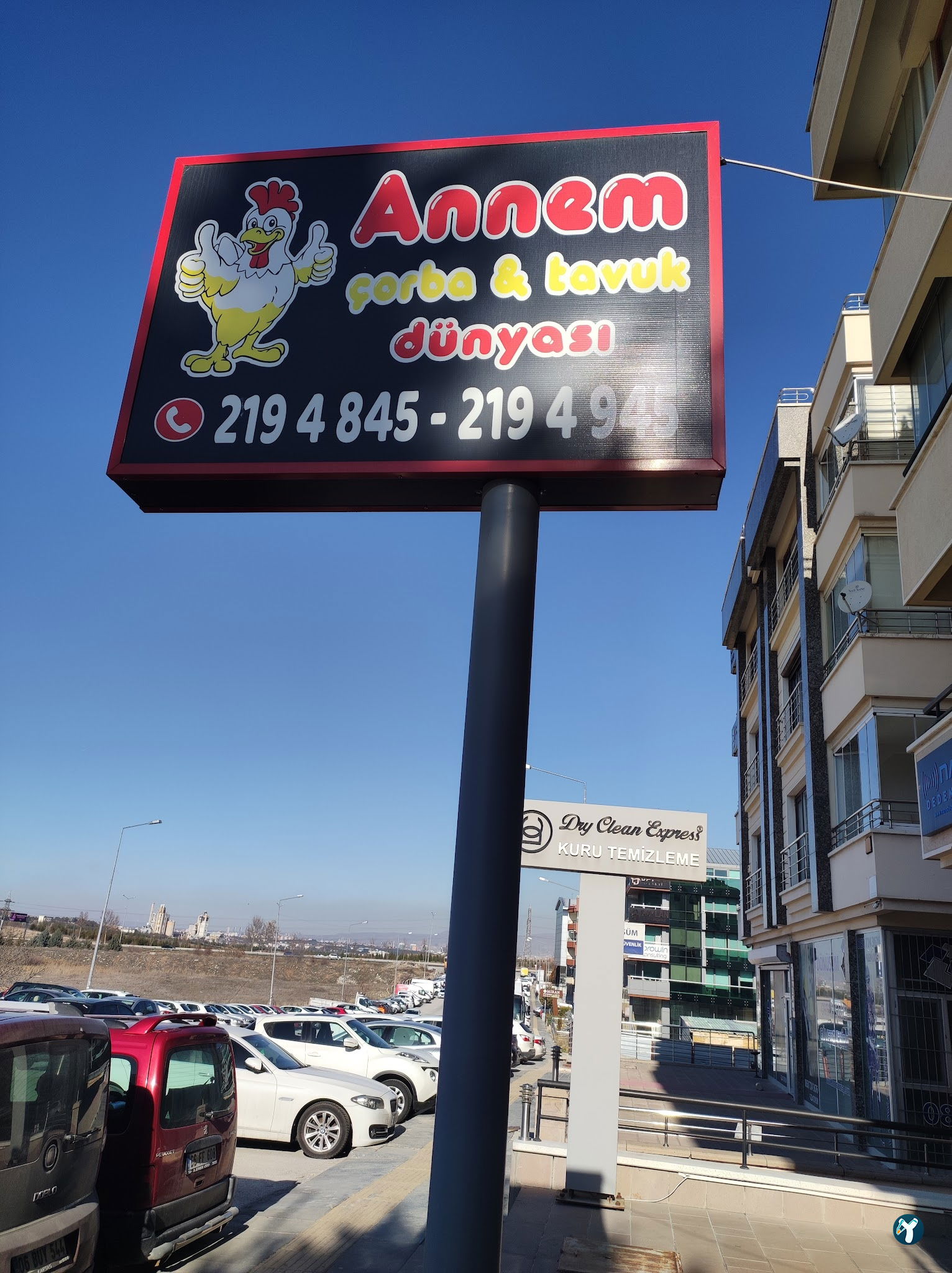 Annem Çorba Ve Tavuk Dünyası