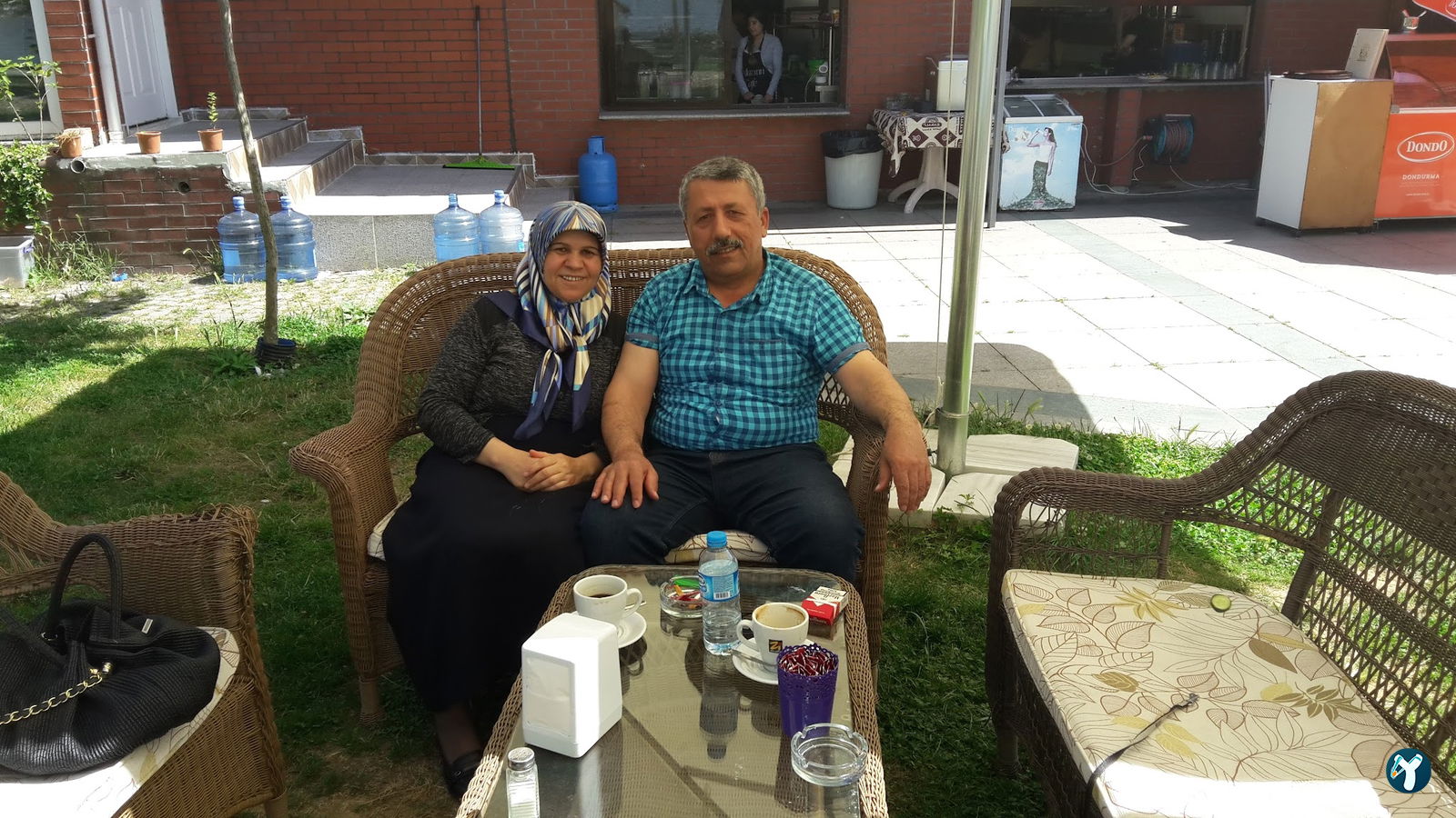 Mis Effendi Cafe
