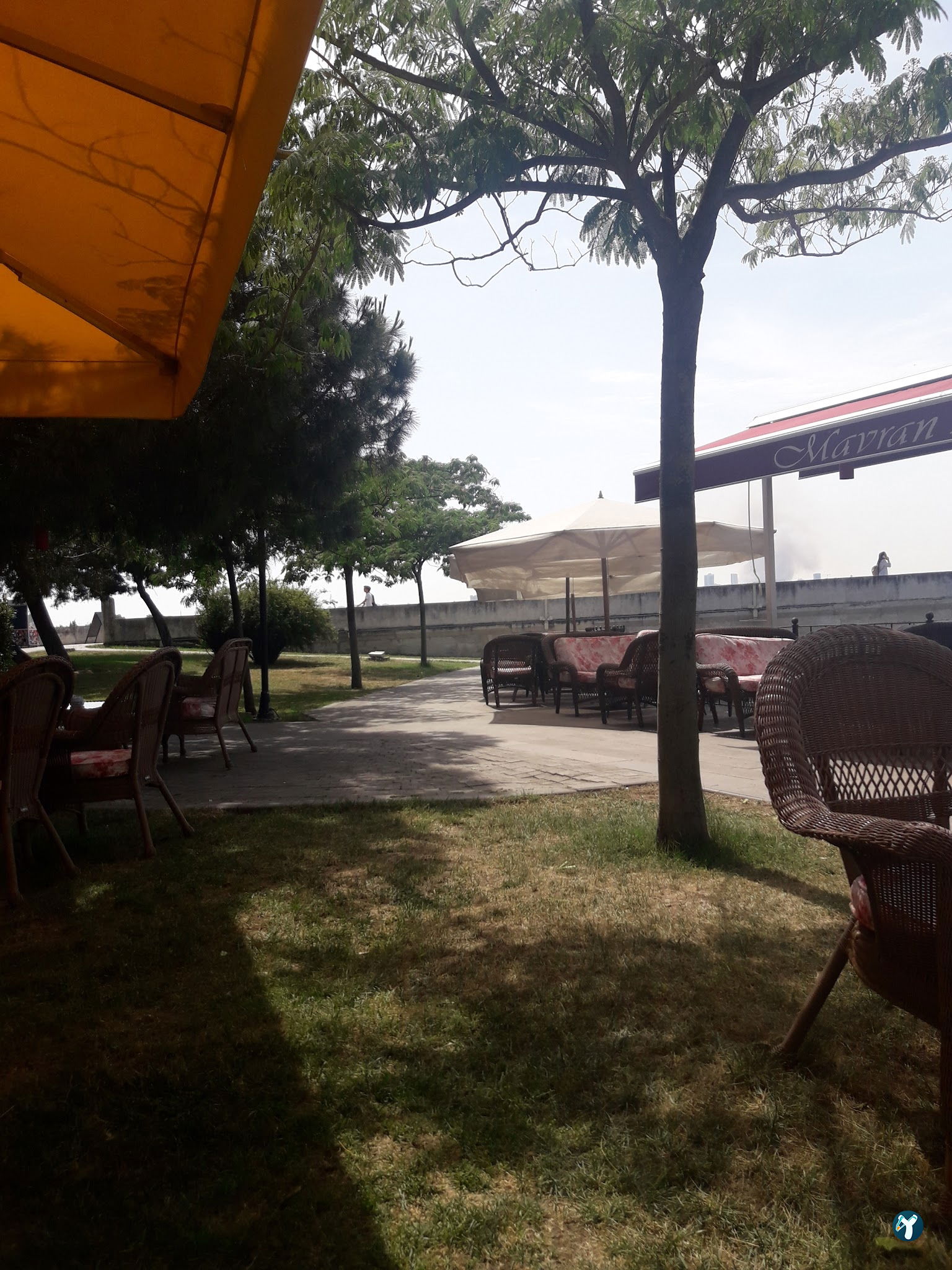 Mis Effendi Cafe