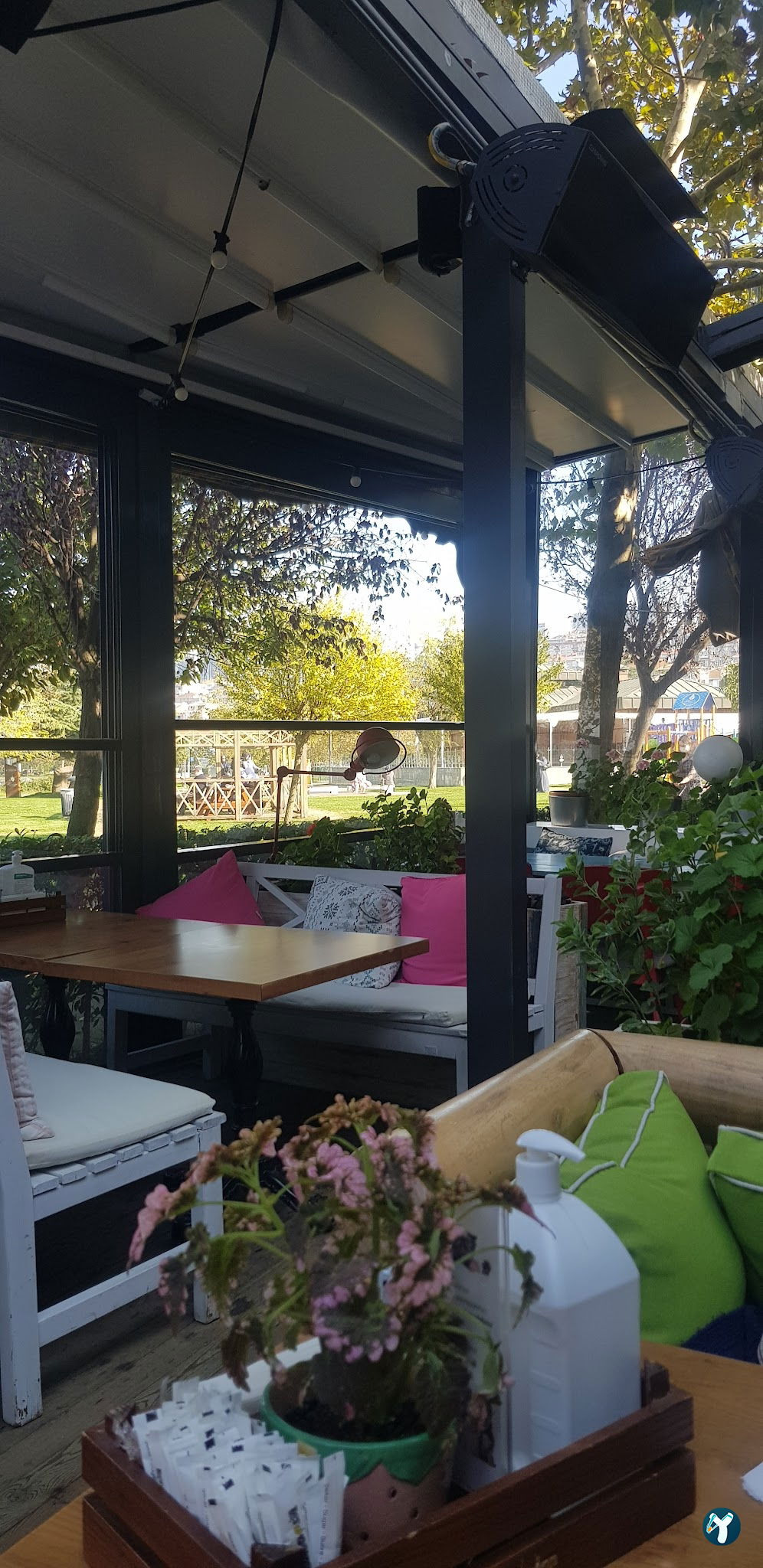 Mis Effendi Cafe