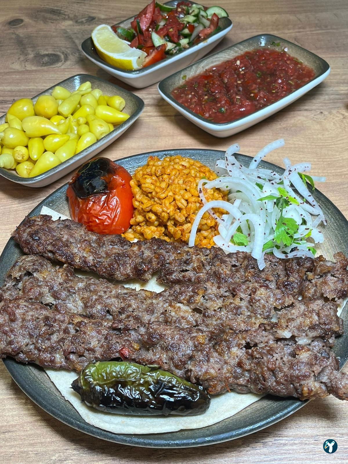 Dürümcü İzzeti̇n Yeri̇ Yeni̇bosna Bahçeli̇evler