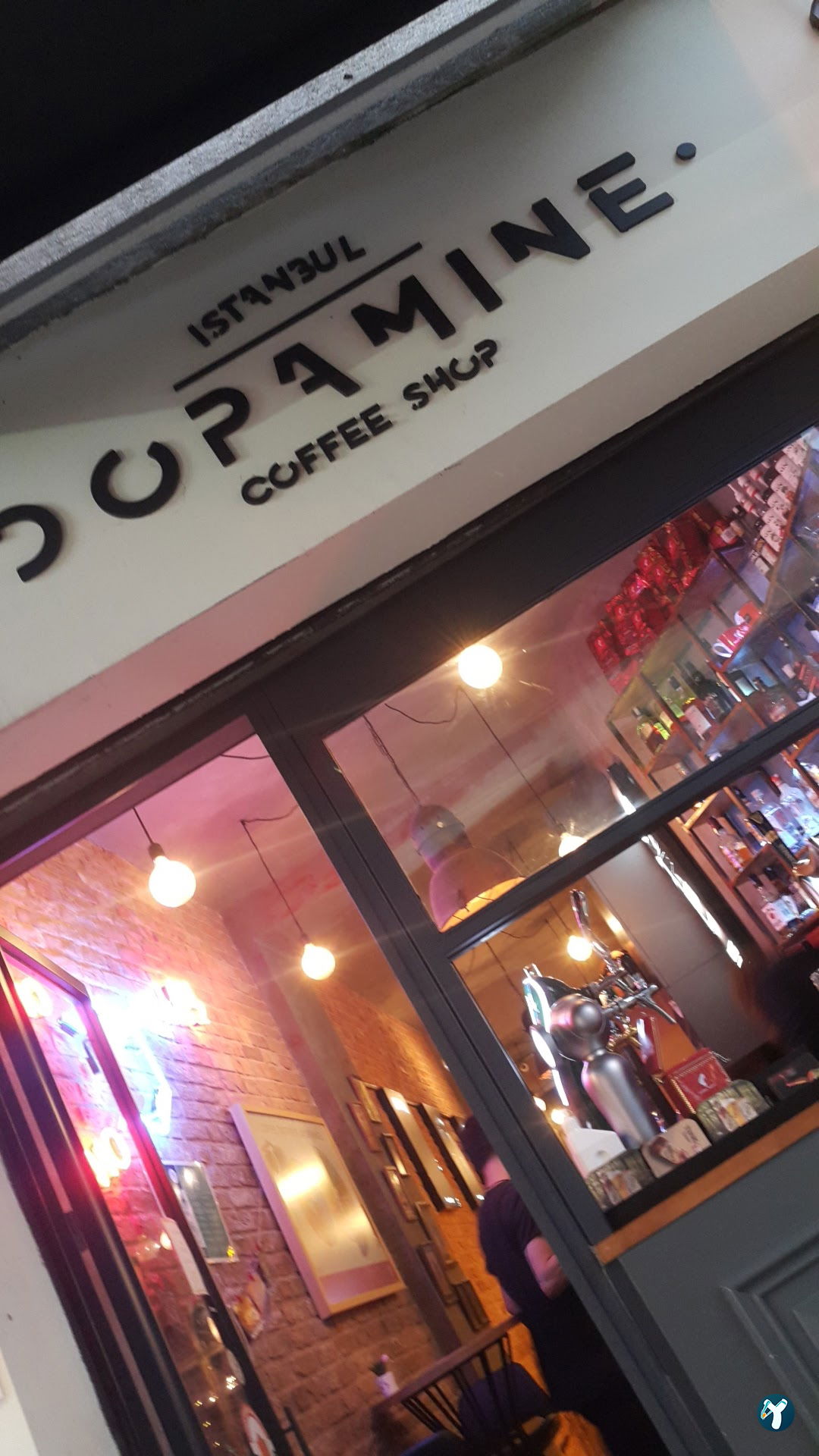 Dopamine Coffee Shop - Moda