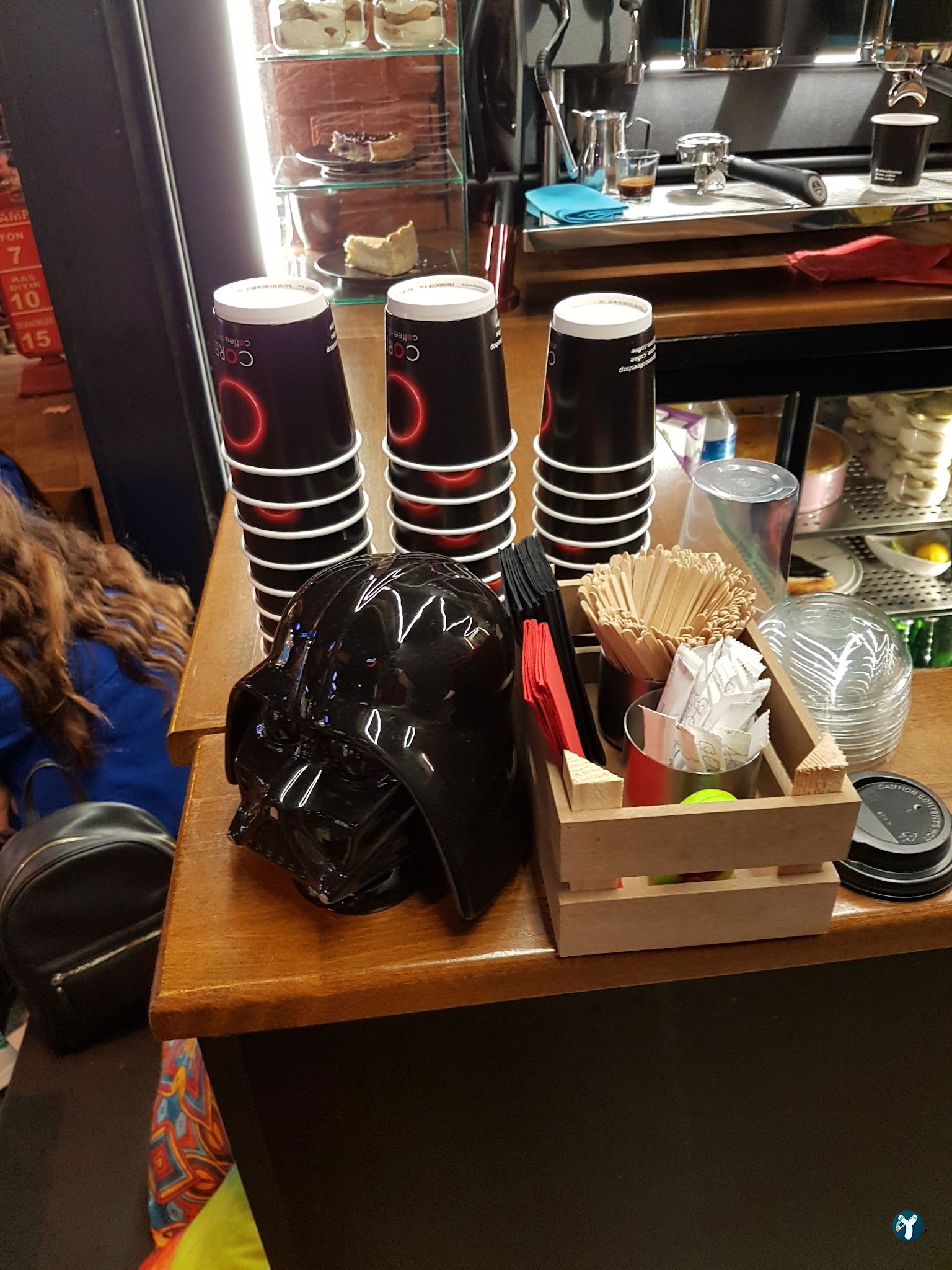 Dopamine Coffee Shop - Moda