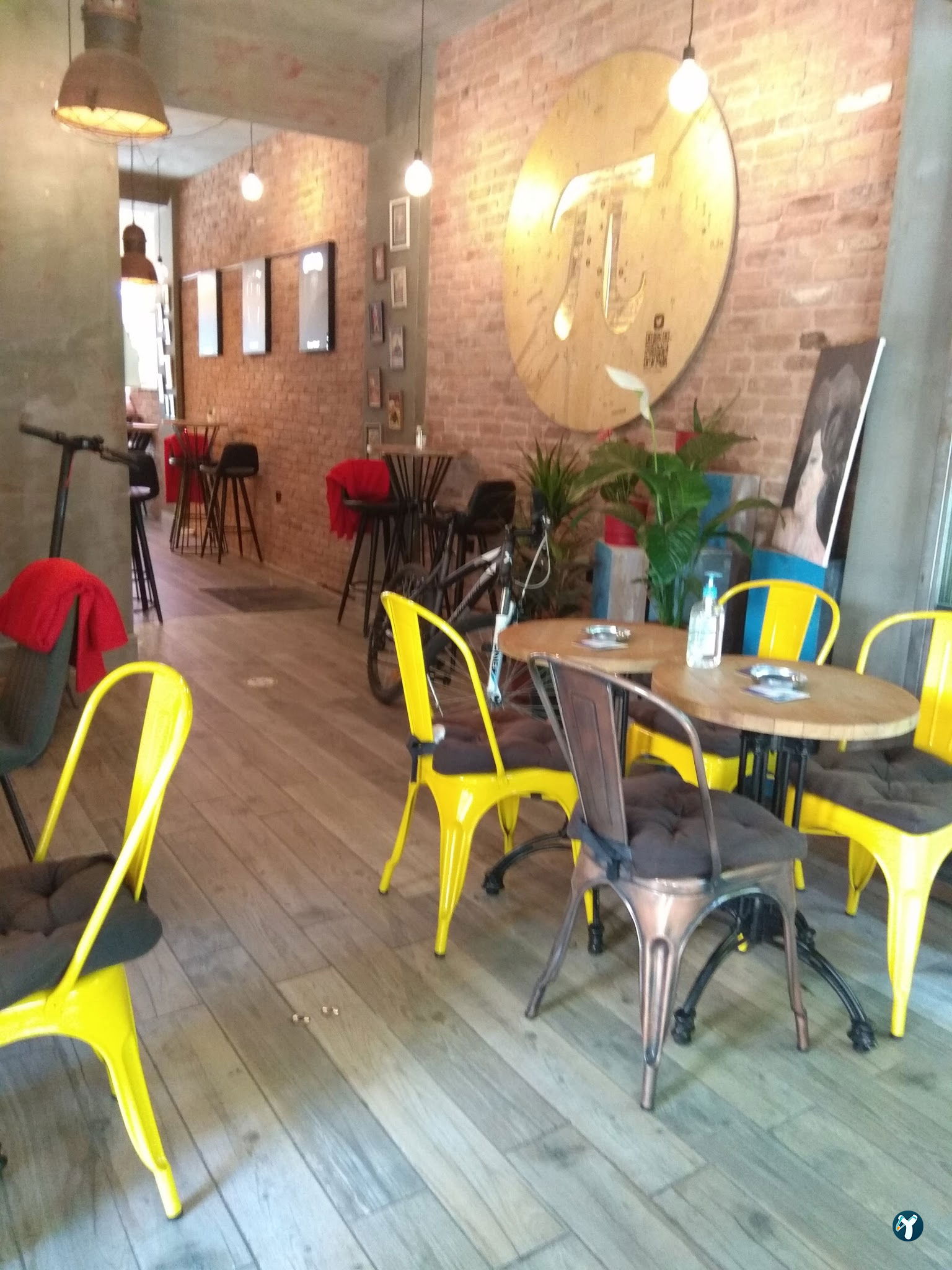 Dopamine Coffee Shop - Moda