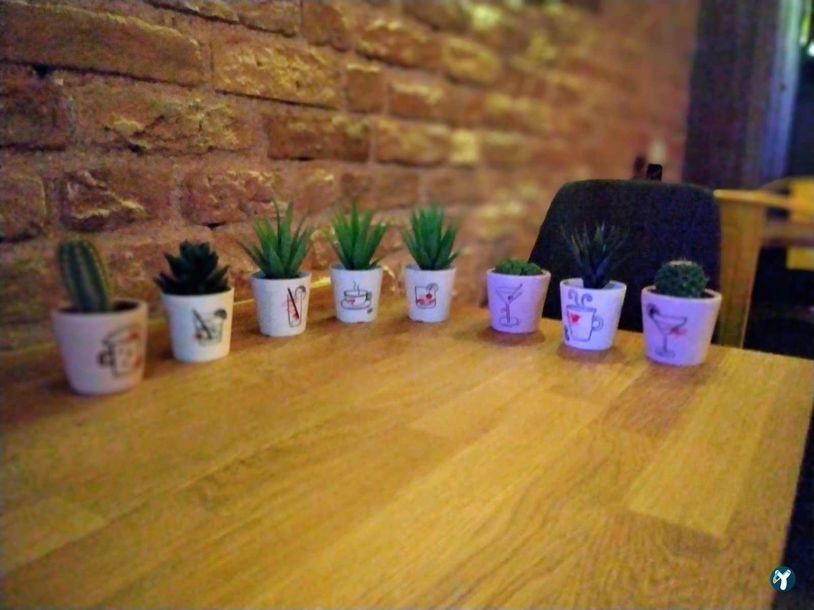 Dopamine Coffee Shop - Moda