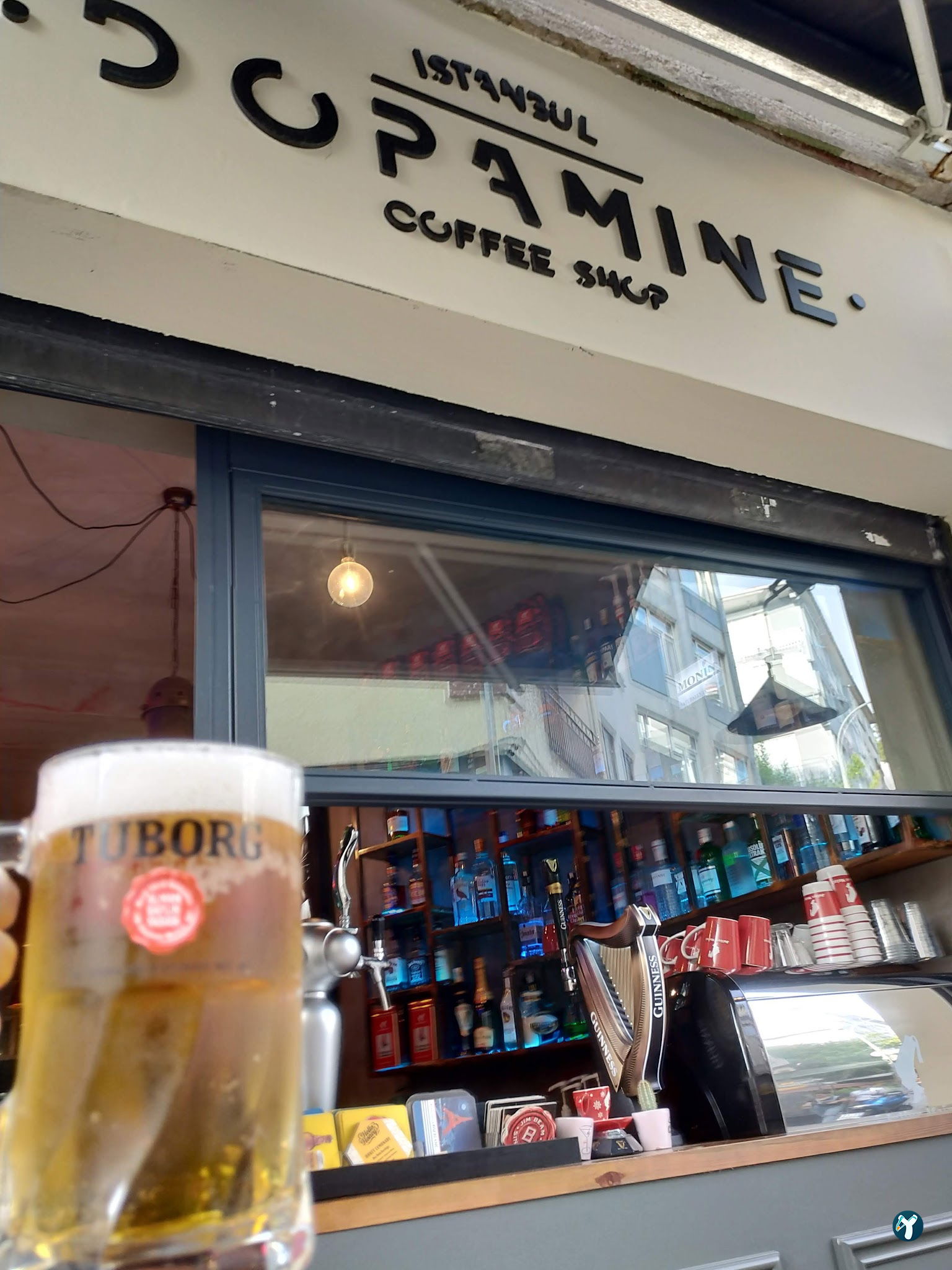 Dopamine Coffee Shop - Moda