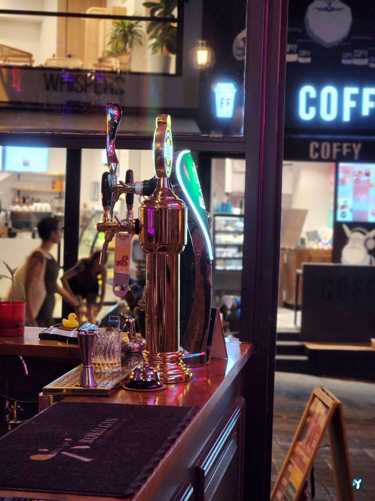 Dopamine Coffee Shop - Moda