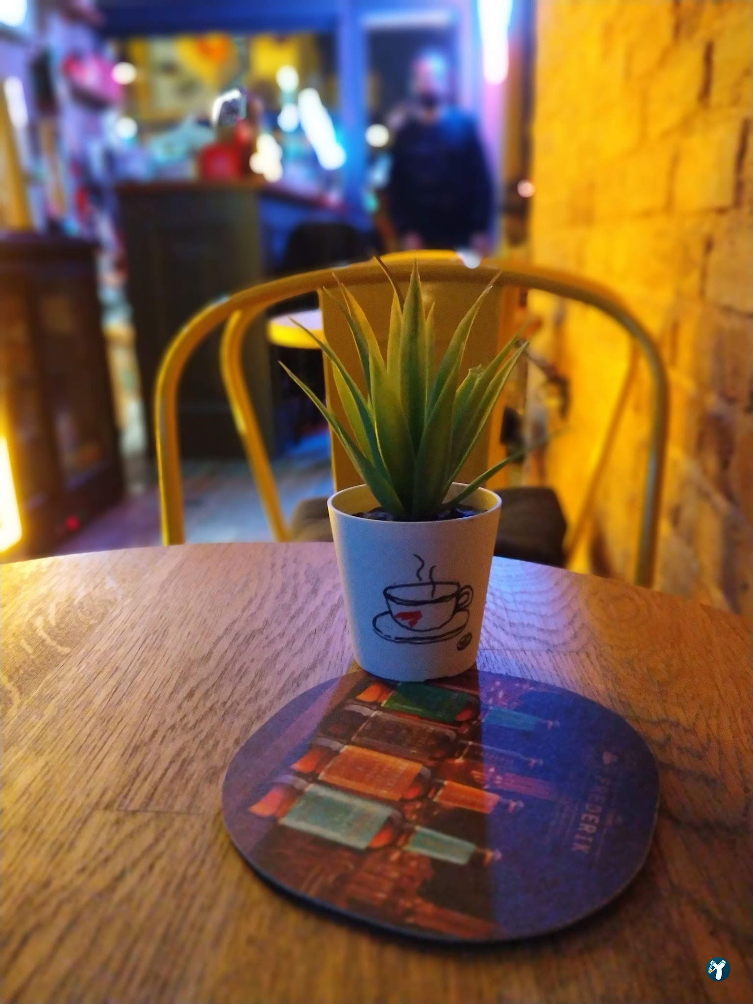 Dopamine Coffee Shop - Moda