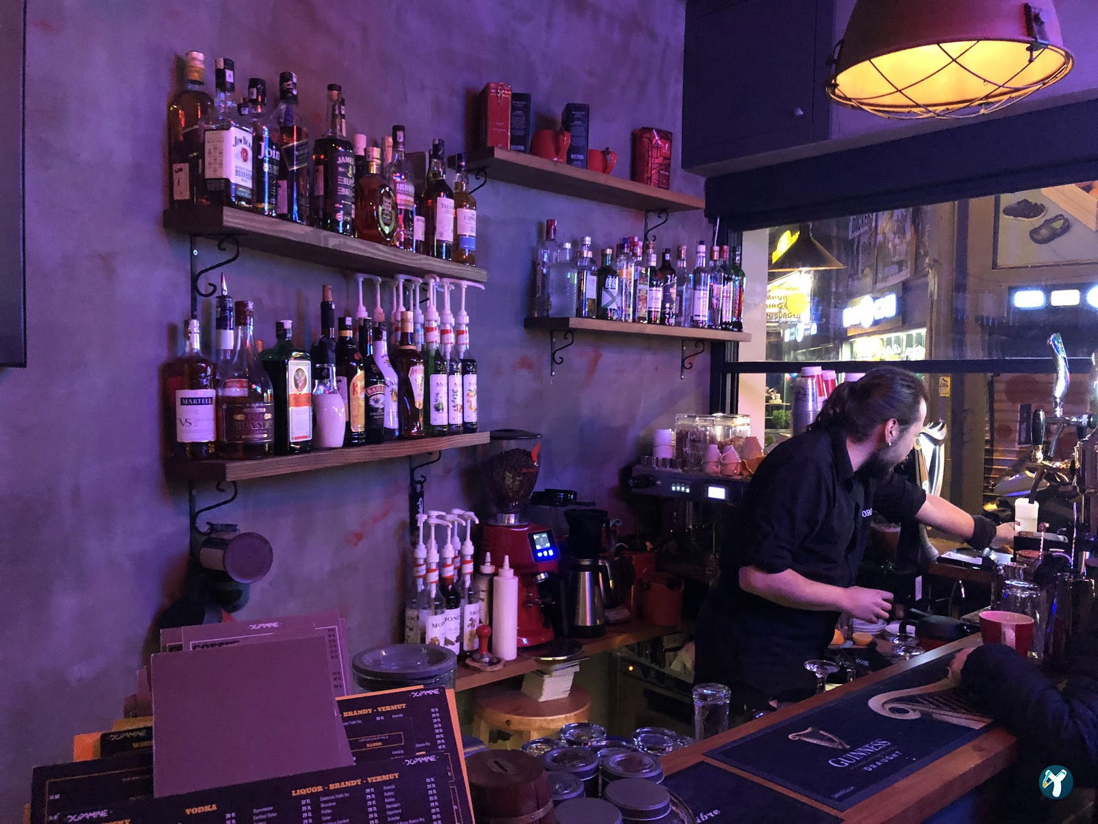 Dopamine Coffee Shop - Moda