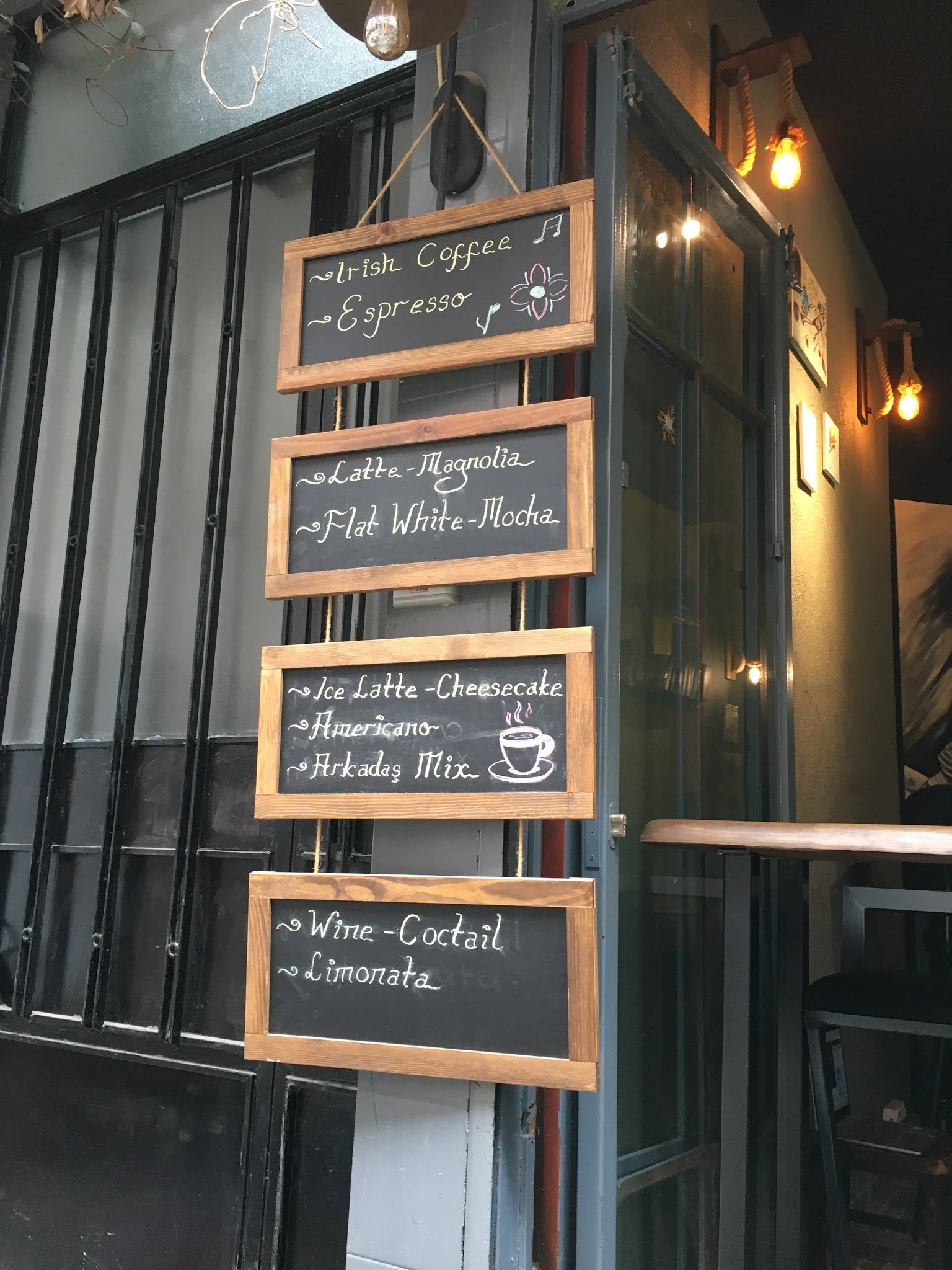 Arkadaş Satranç Kafe