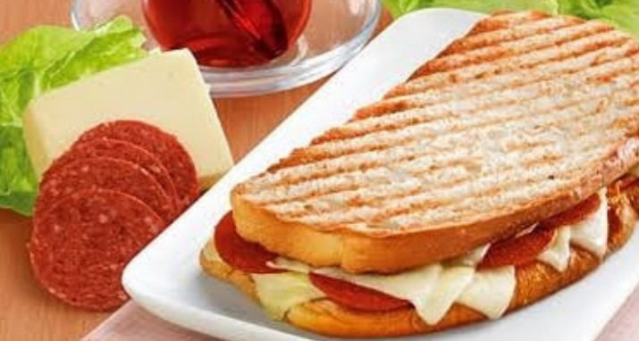 Arkadaş Satranç Kafe