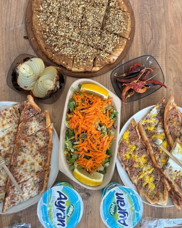 Bi Buçuk Pide Pizza Lahmacun Special