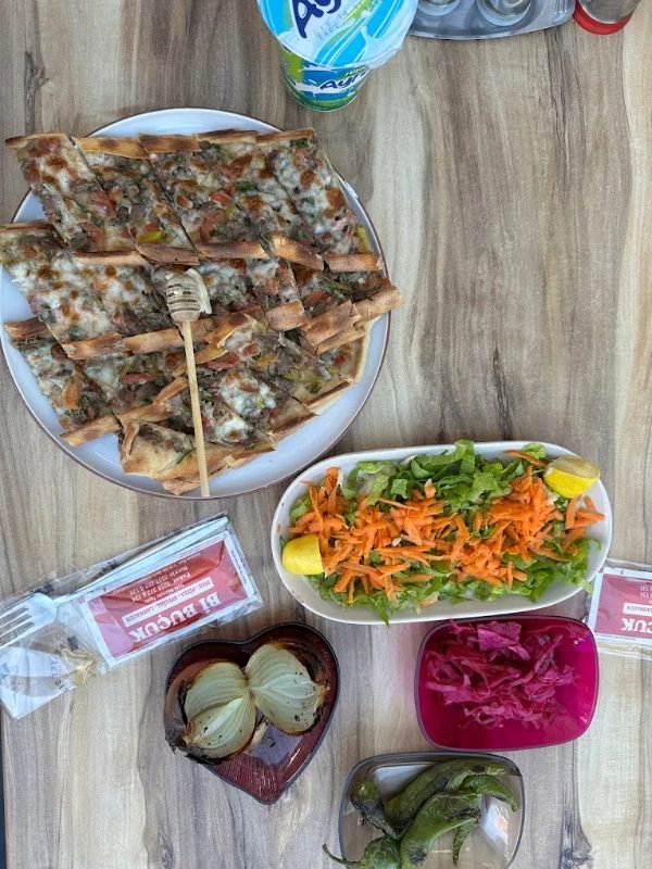 Bi Buçuk Pide Pizza Lahmacun Special