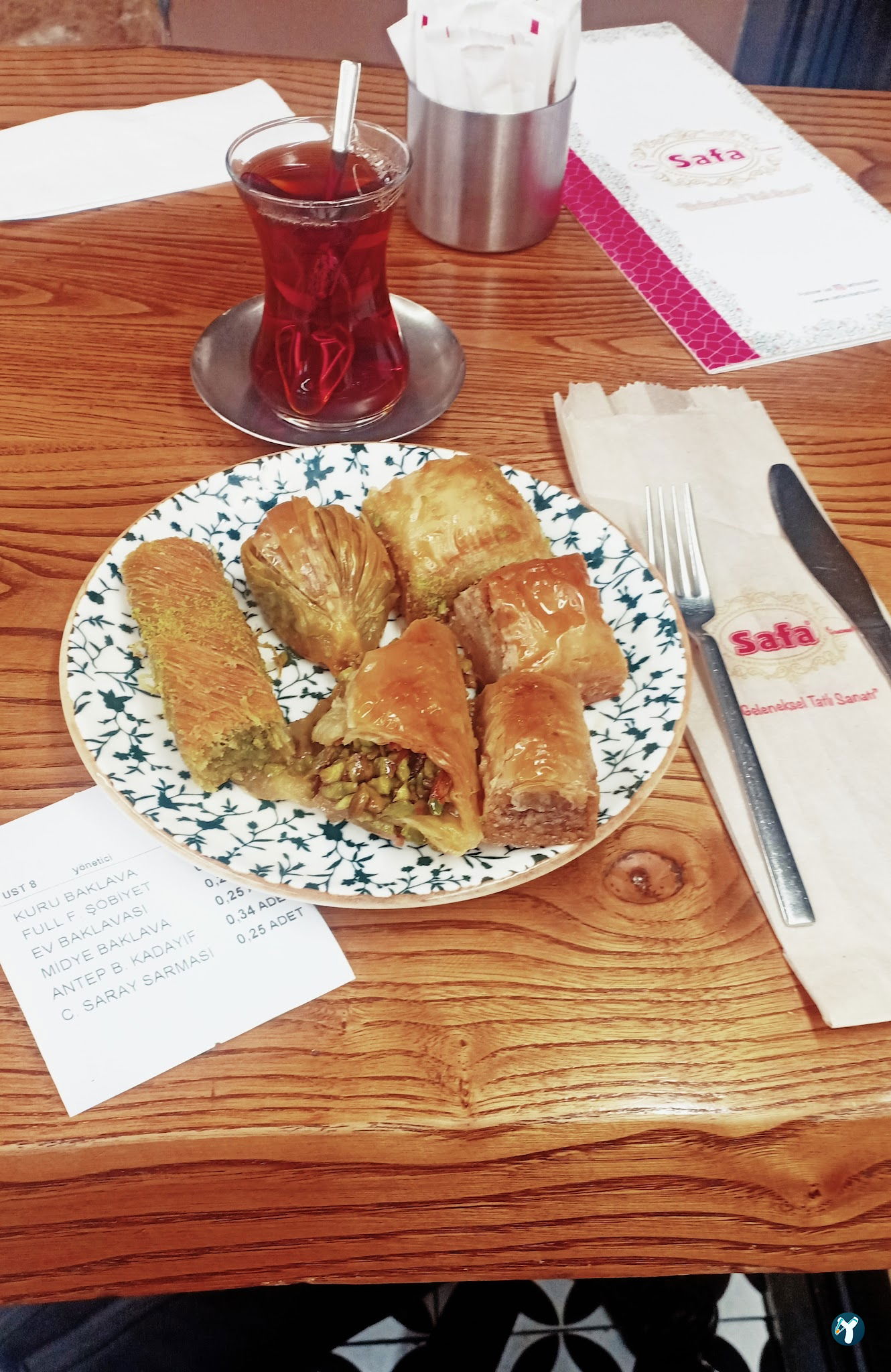 Peron Cafe