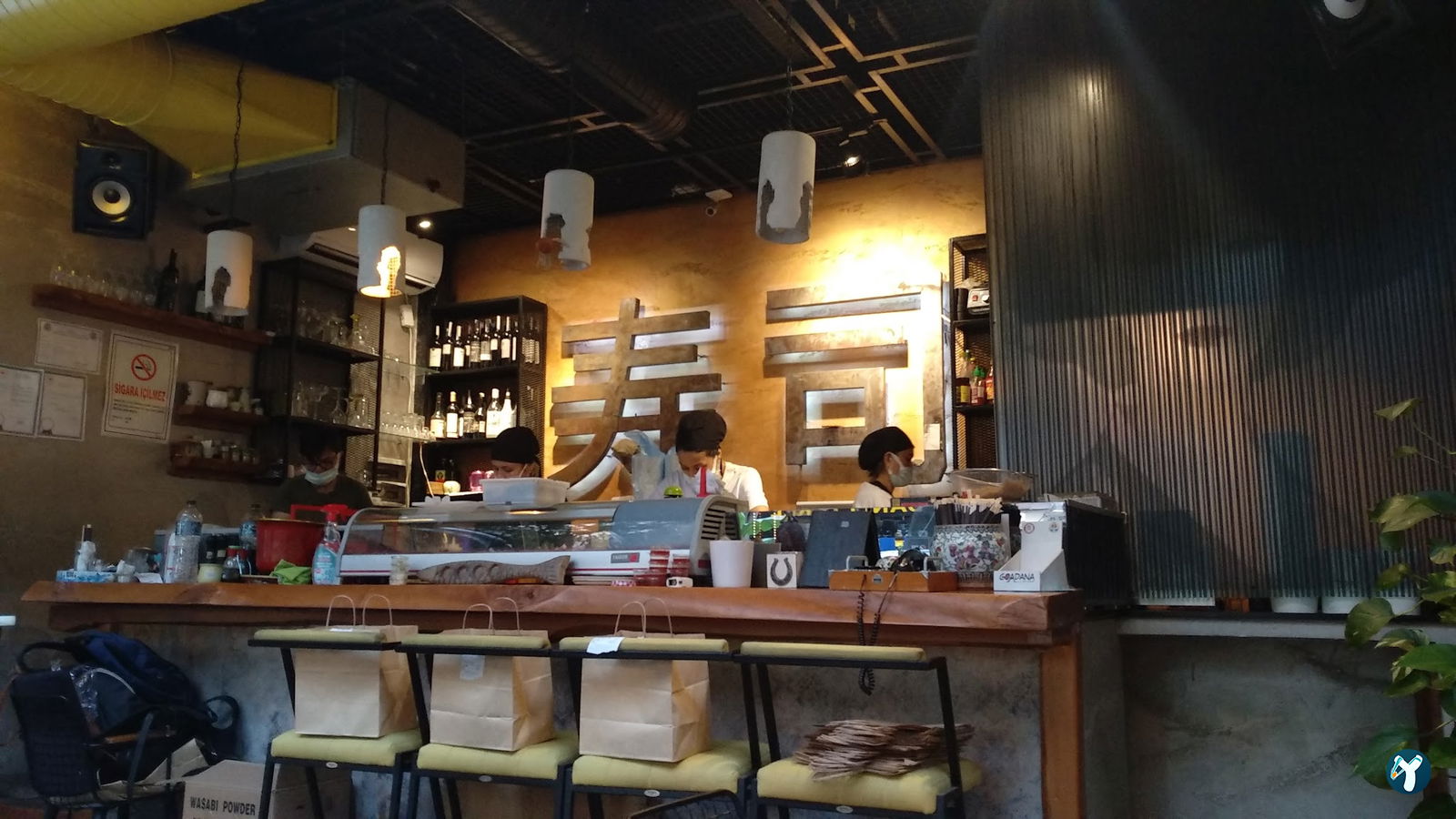 Walk In Wok & Sushi Bar