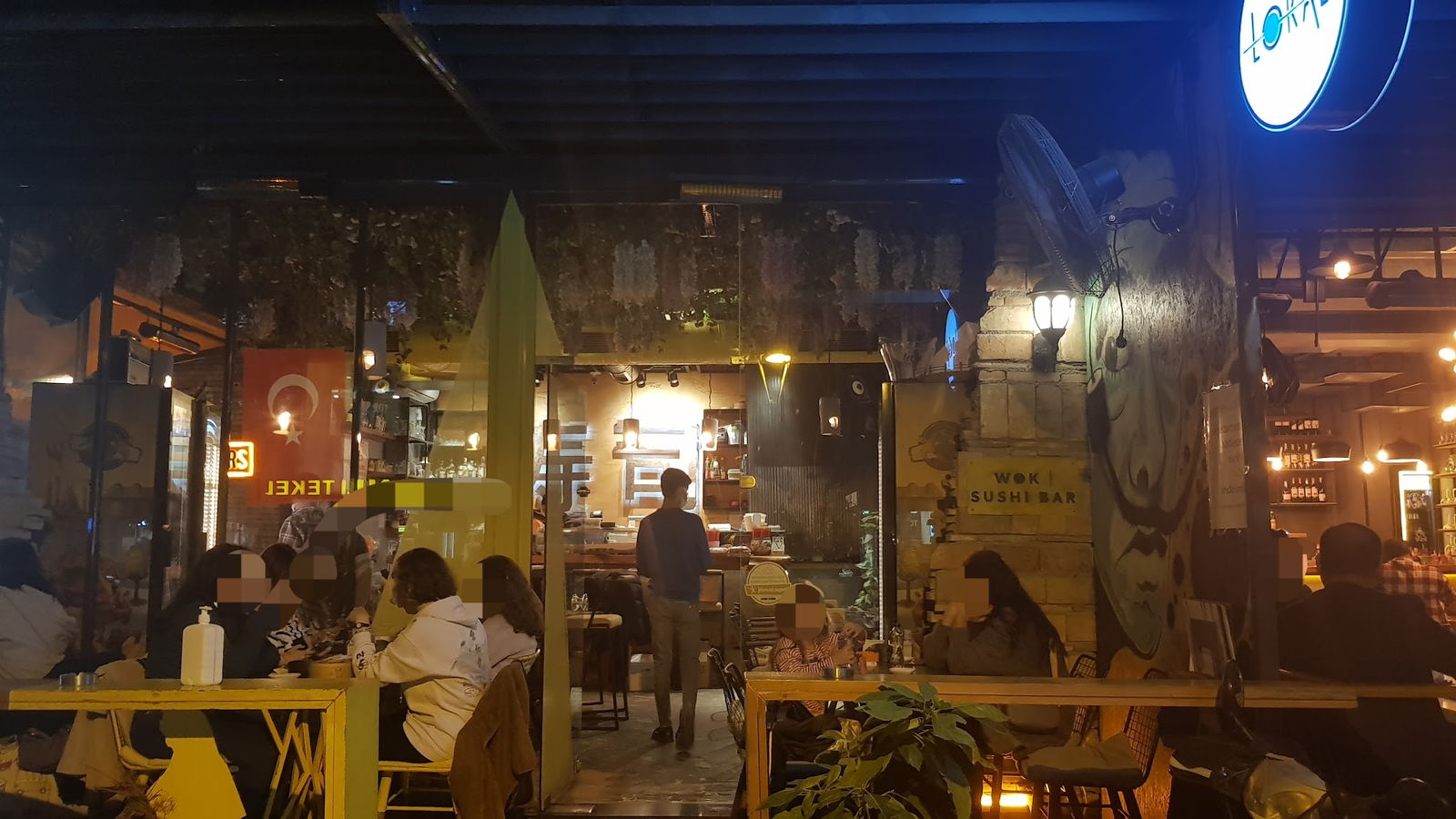 Walk In Wok & Sushi Bar