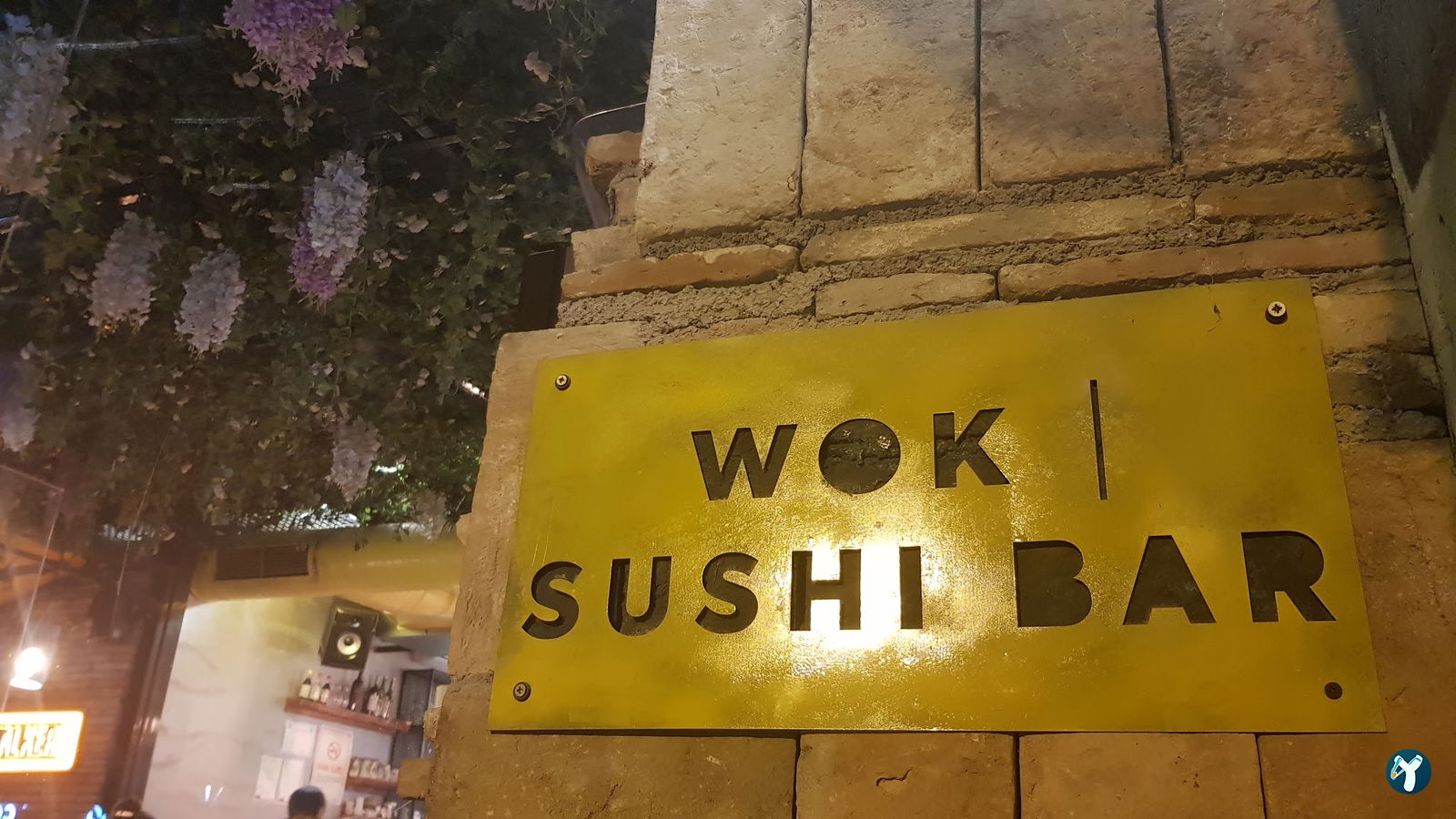 Walk In Wok & Sushi Bar