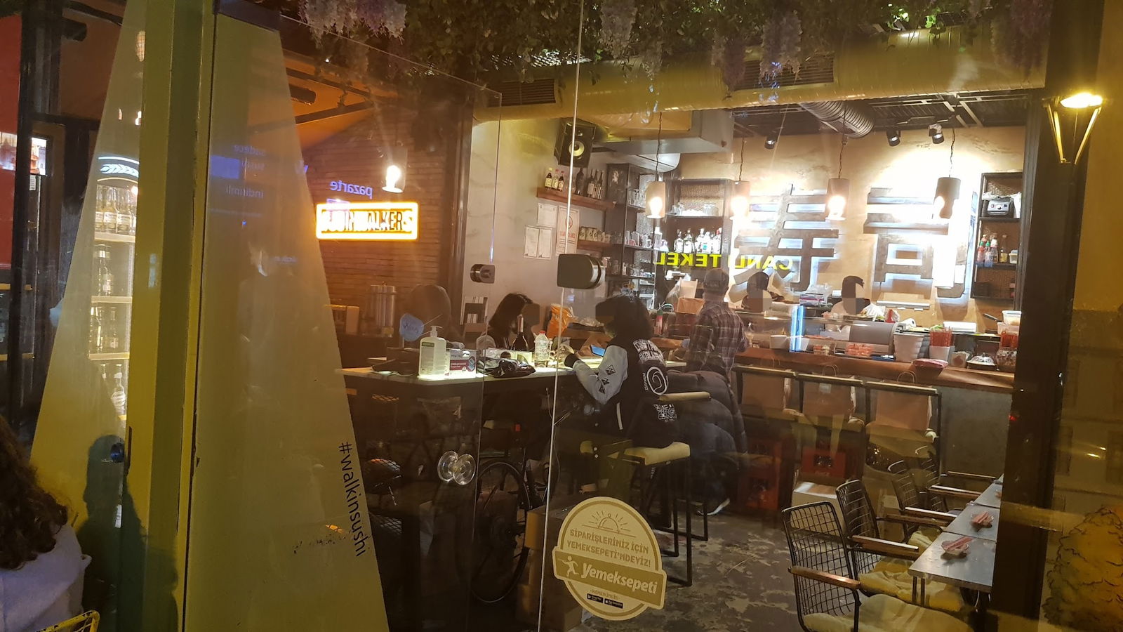 Walk In Wok & Sushi Bar