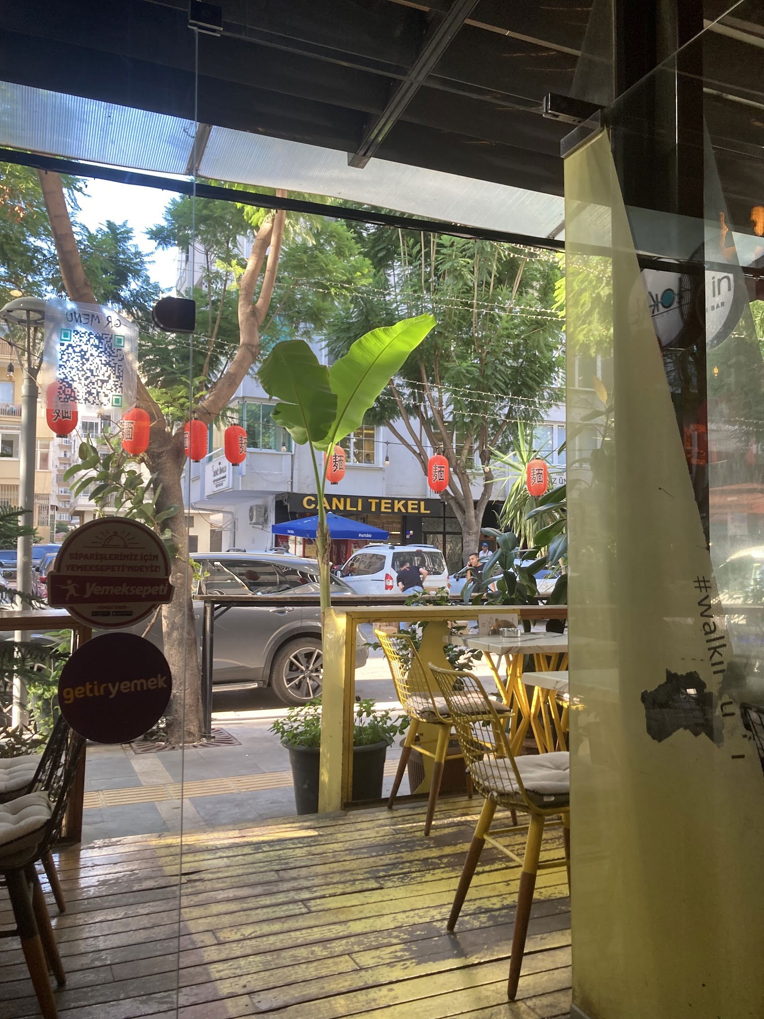 Walk In Wok & Sushi Bar