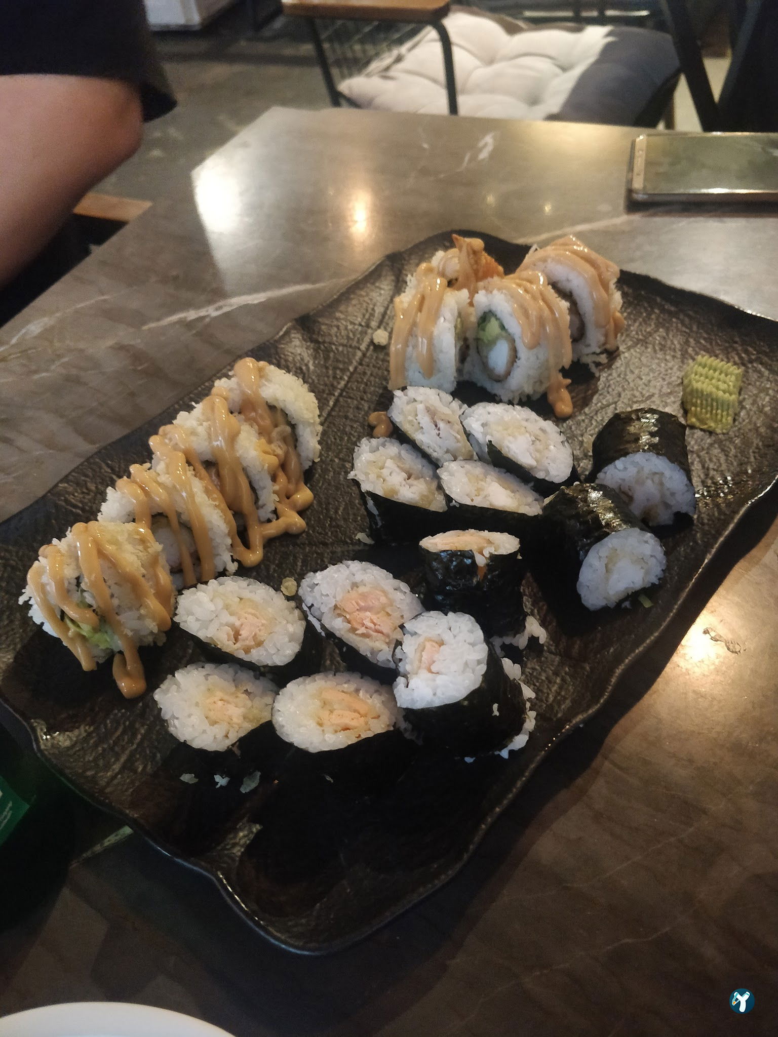 Walk In Wok & Sushi Bar