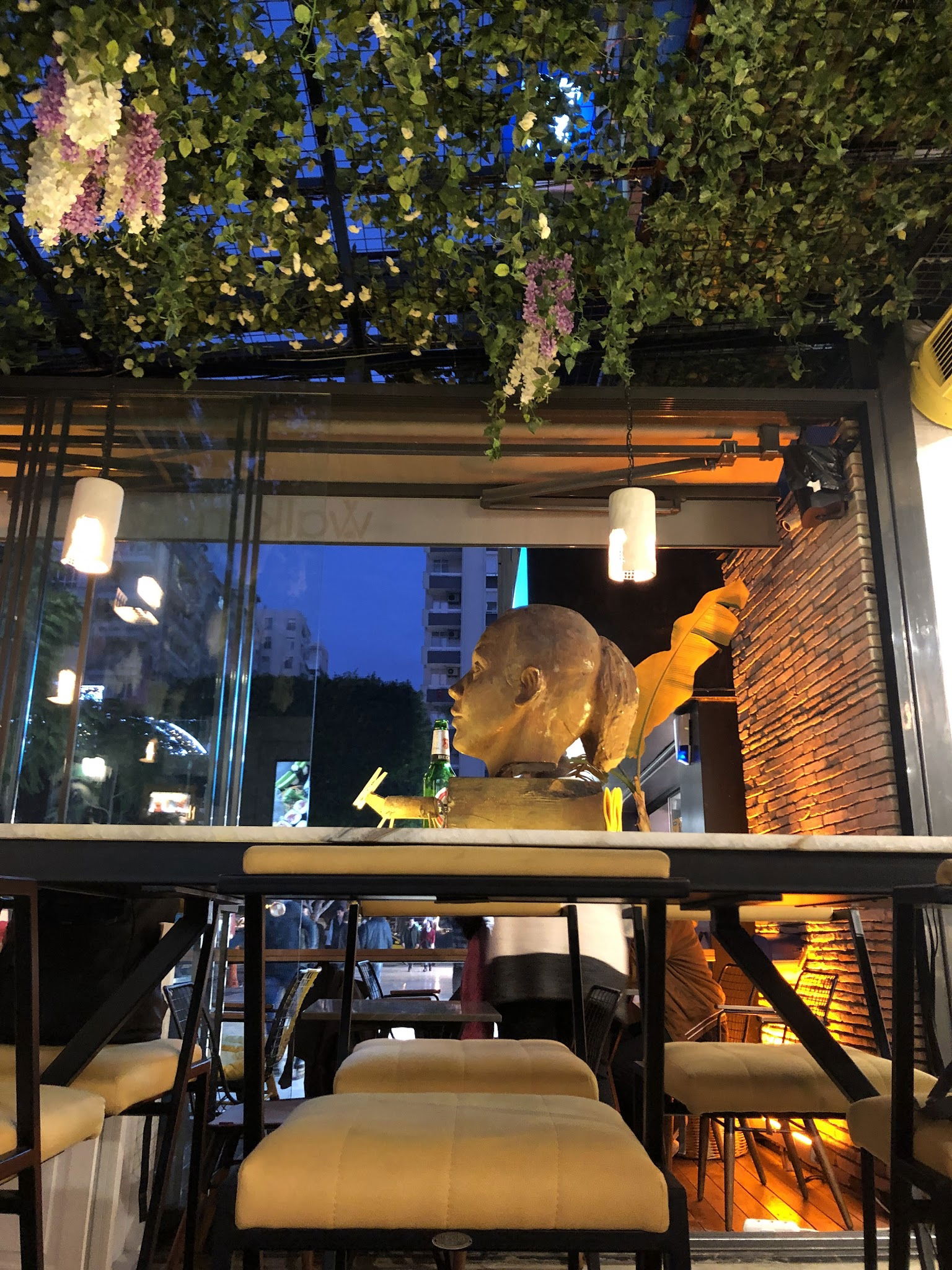 Walk In Wok & Sushi Bar