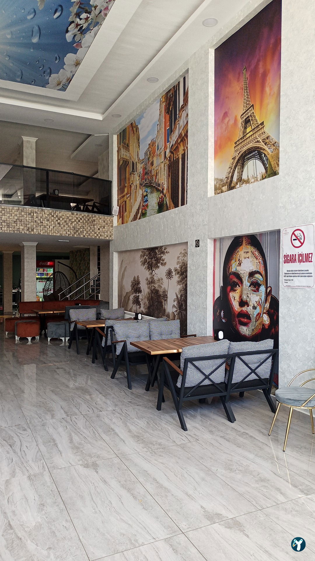 Mi̇ray Cafe