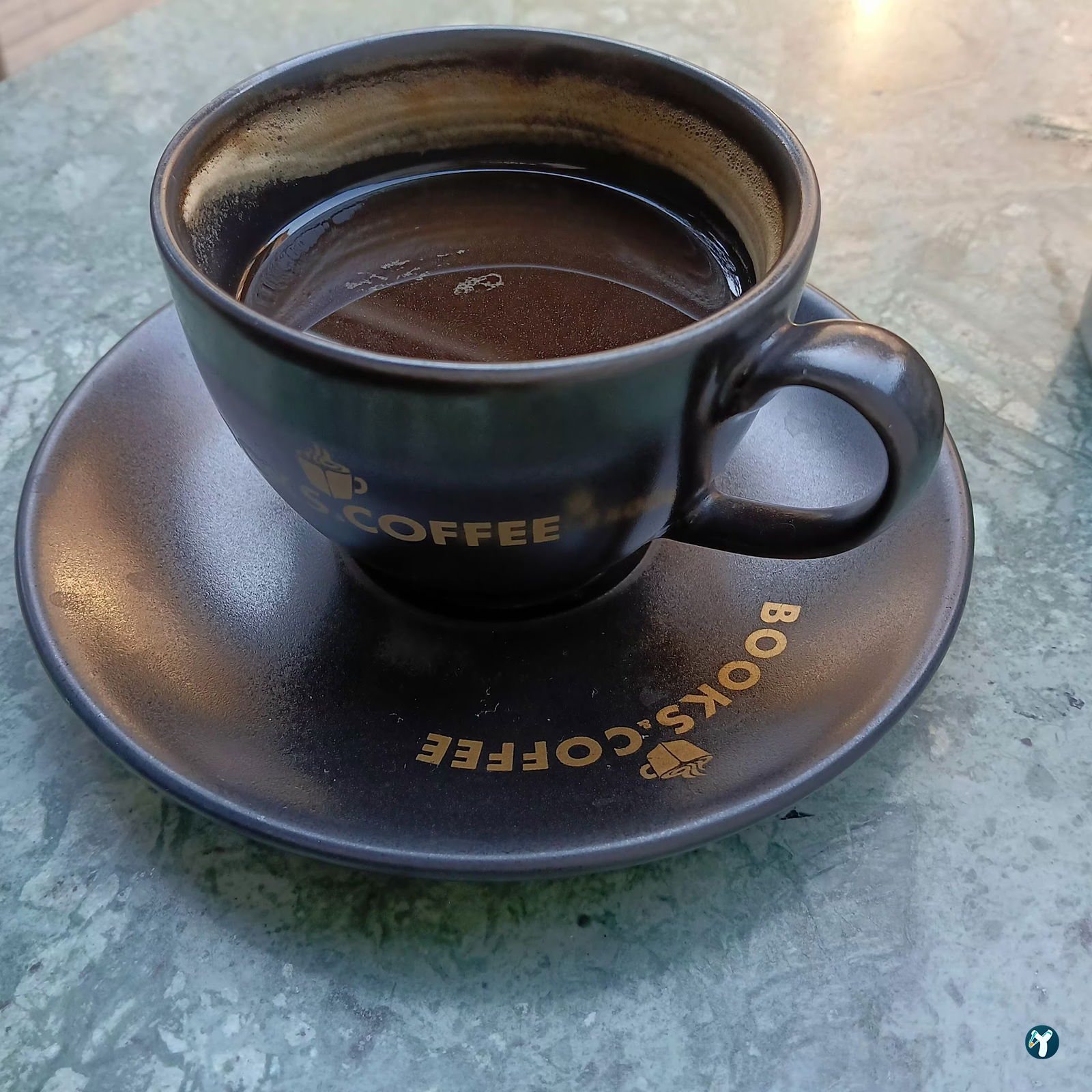 Books & Coffee Yeldeğirmeni