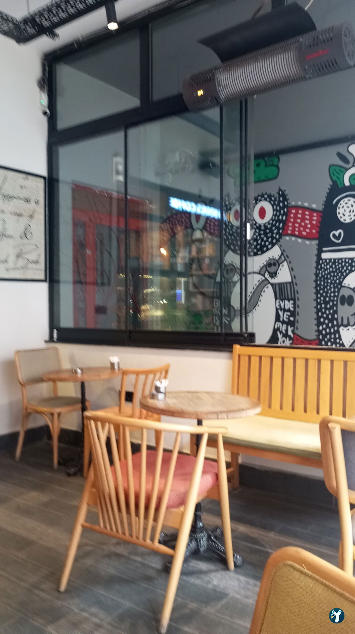Books & Coffee Yeldeğirmeni