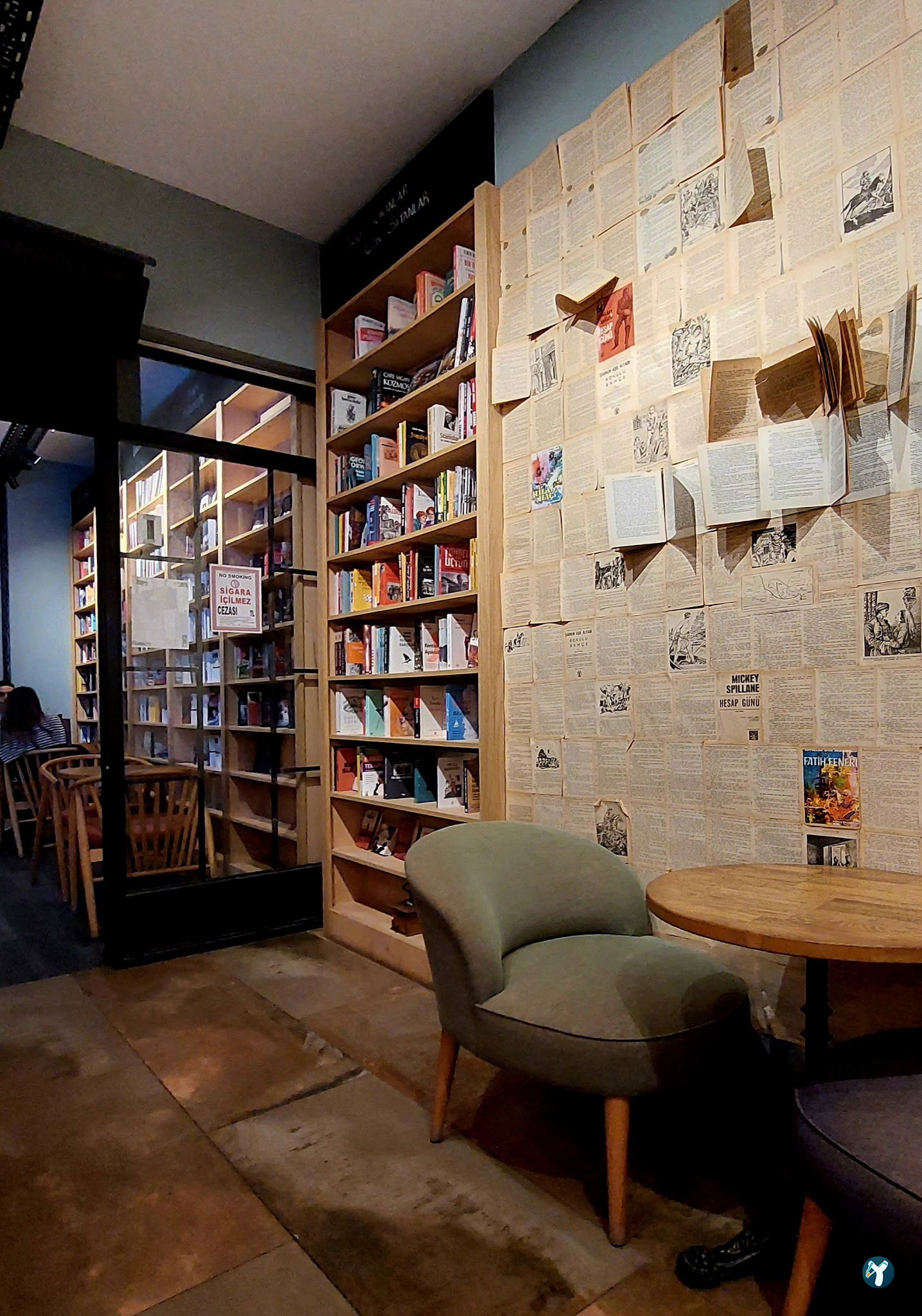Books & Coffee Yeldeğirmeni