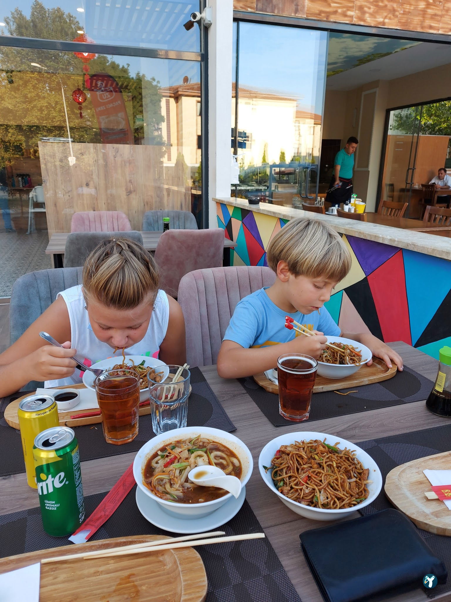 Ni̇wa Chinese & Sushi