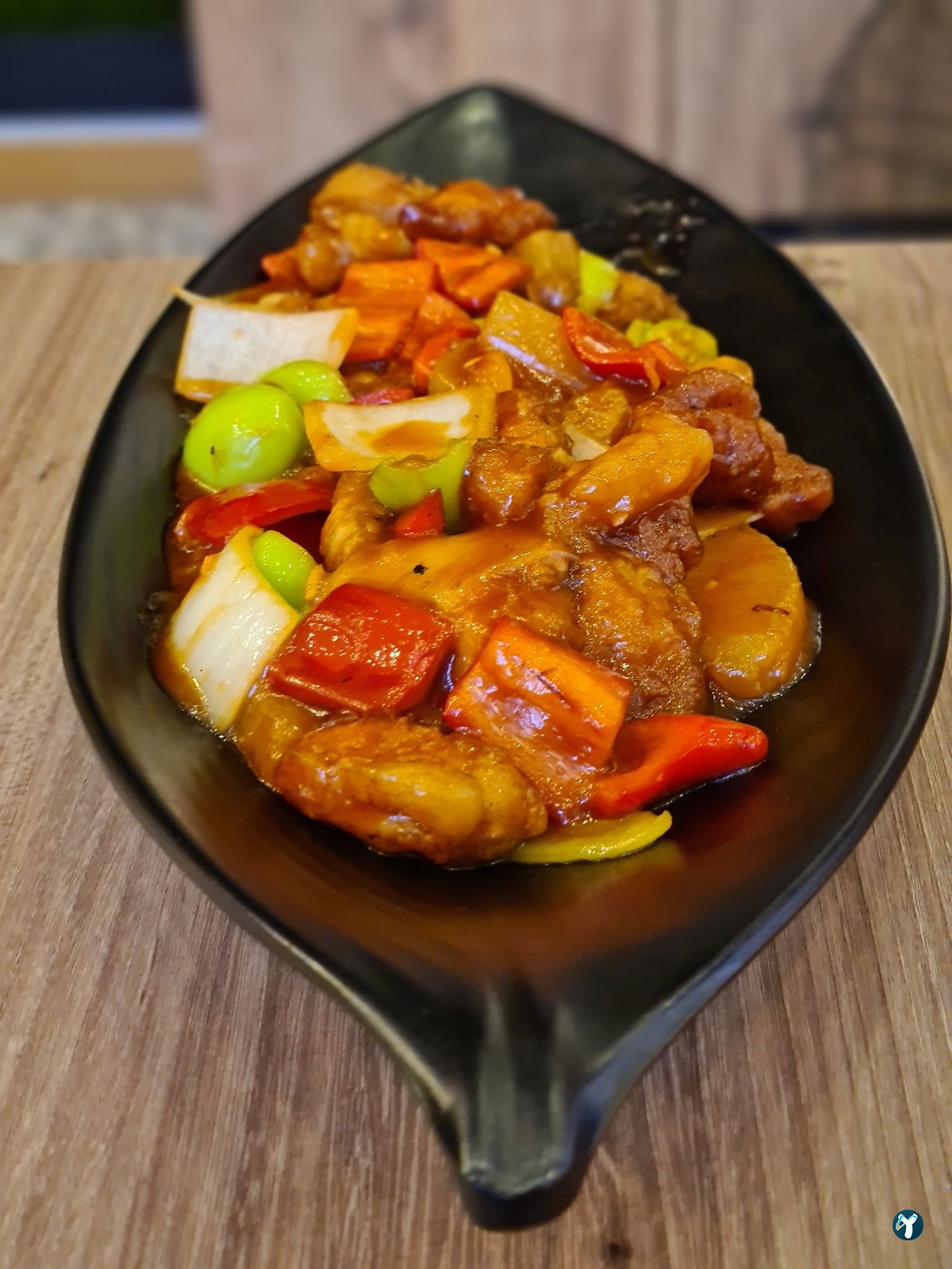 Ni̇wa Chinese & Sushi