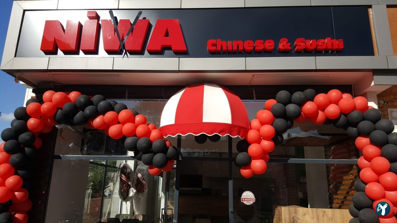 Ni̇wa Chinese & Sushi