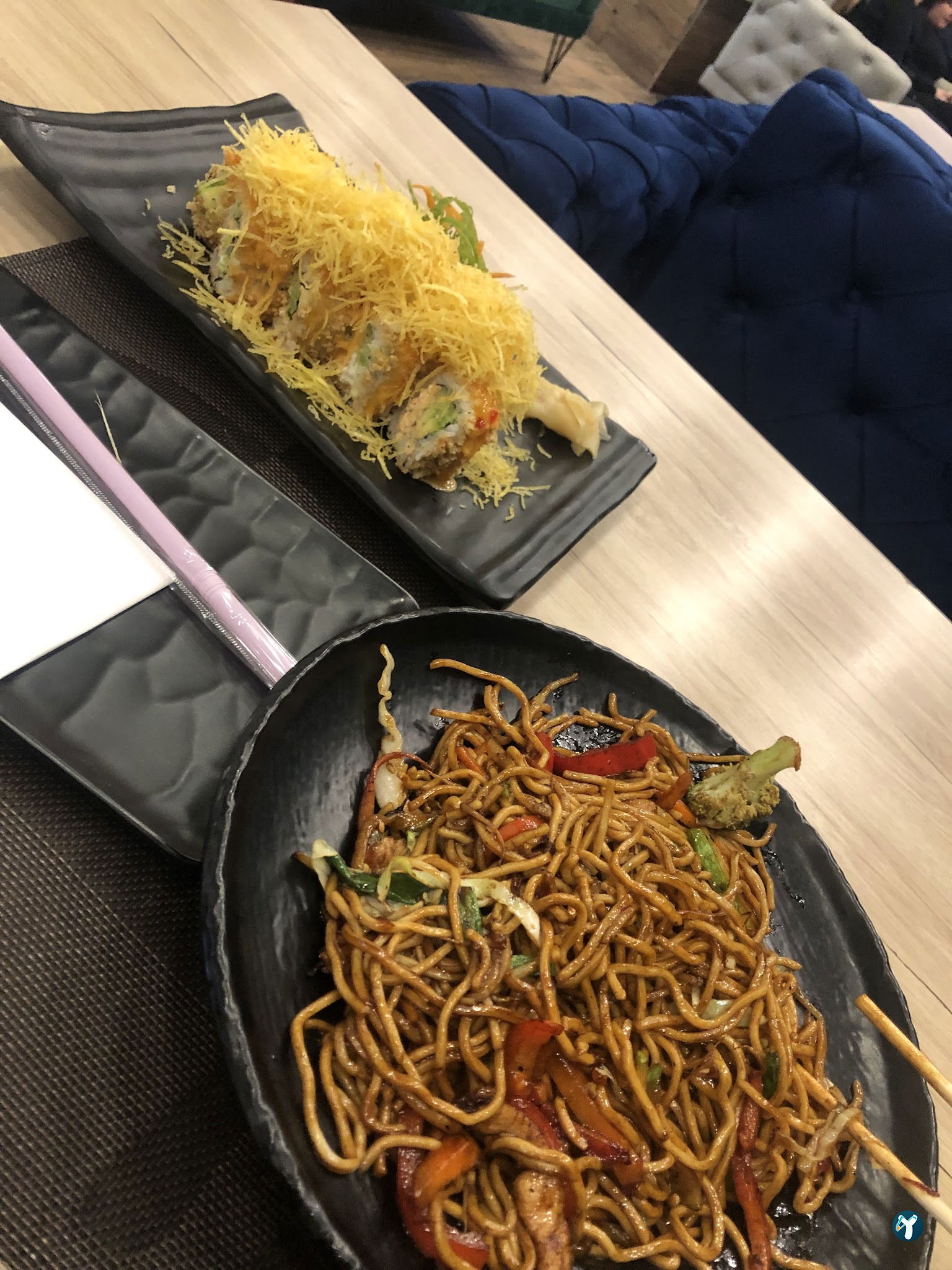 Ni̇wa Chinese & Sushi