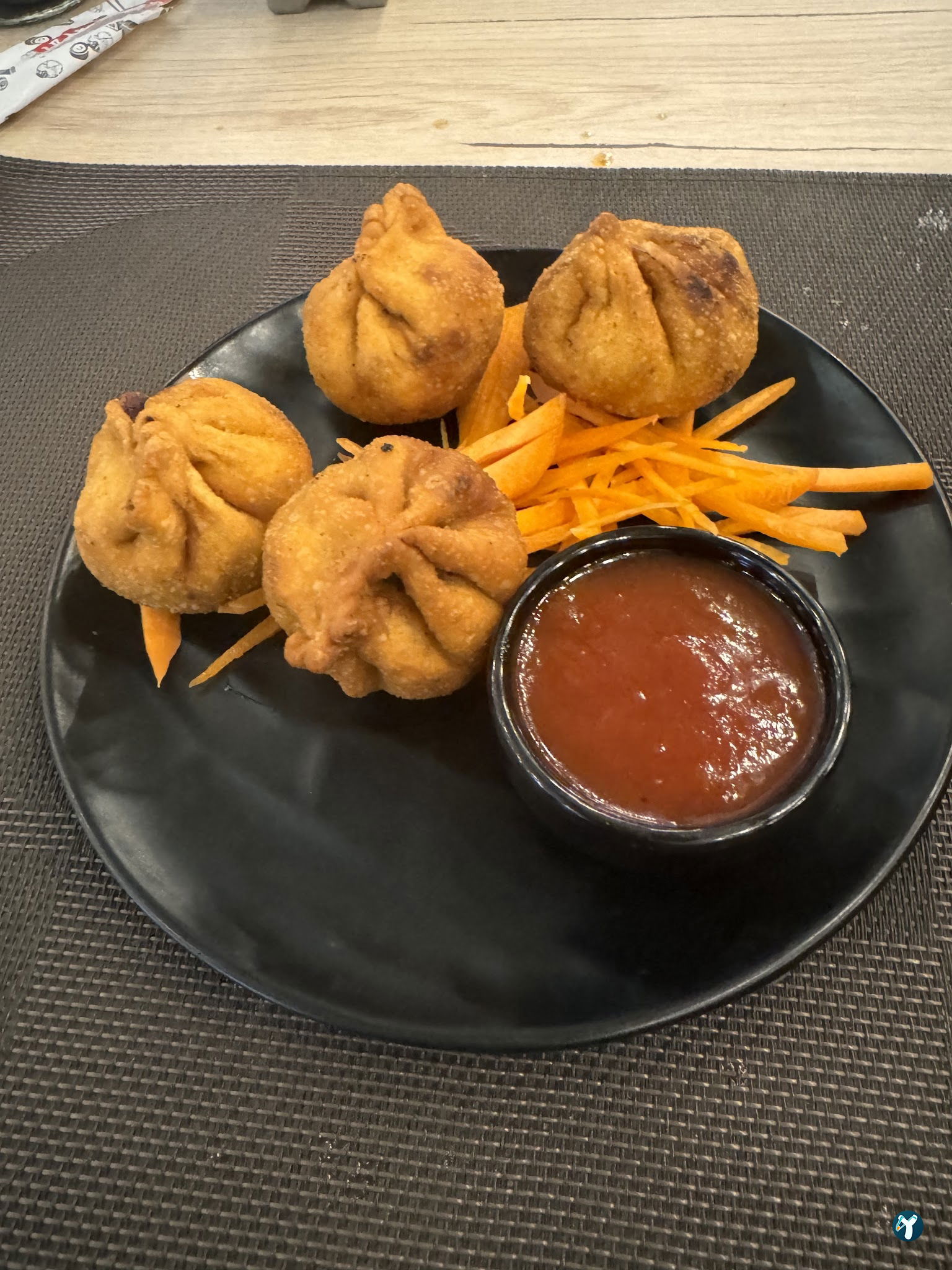 Ni̇wa Chinese & Sushi