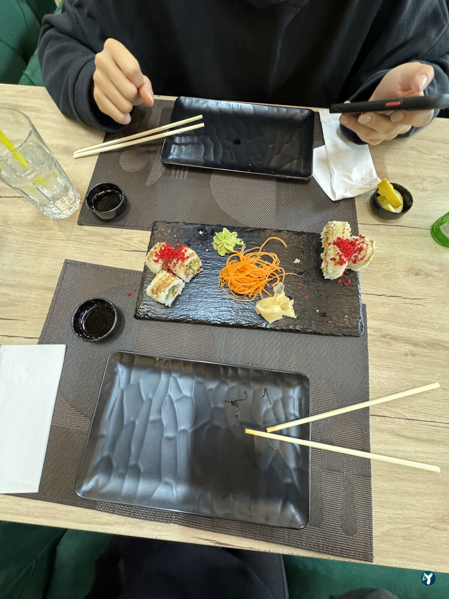 Ni̇wa Chinese & Sushi