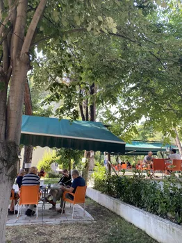 Öğretmenevi Çay Behçesi resimleri