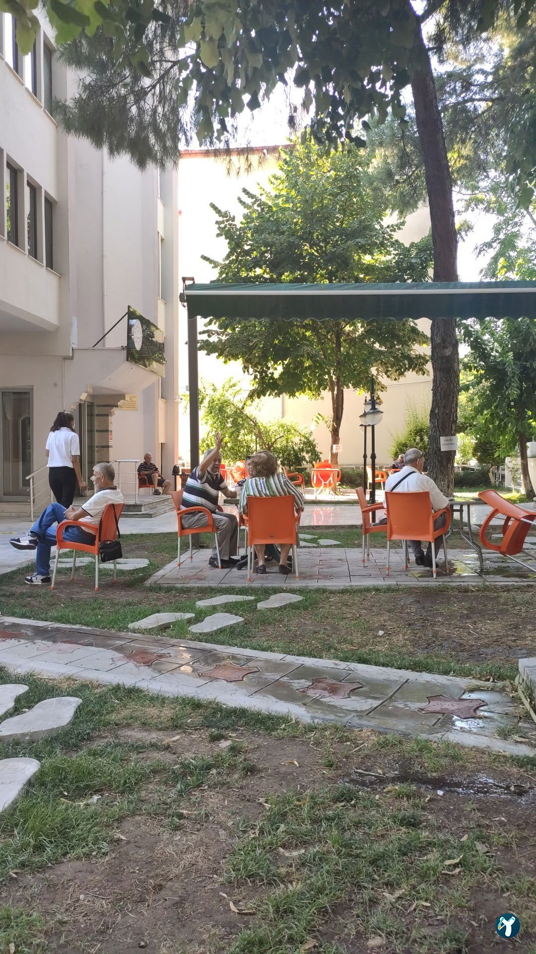 Öğretmenevi Çay Behçesi