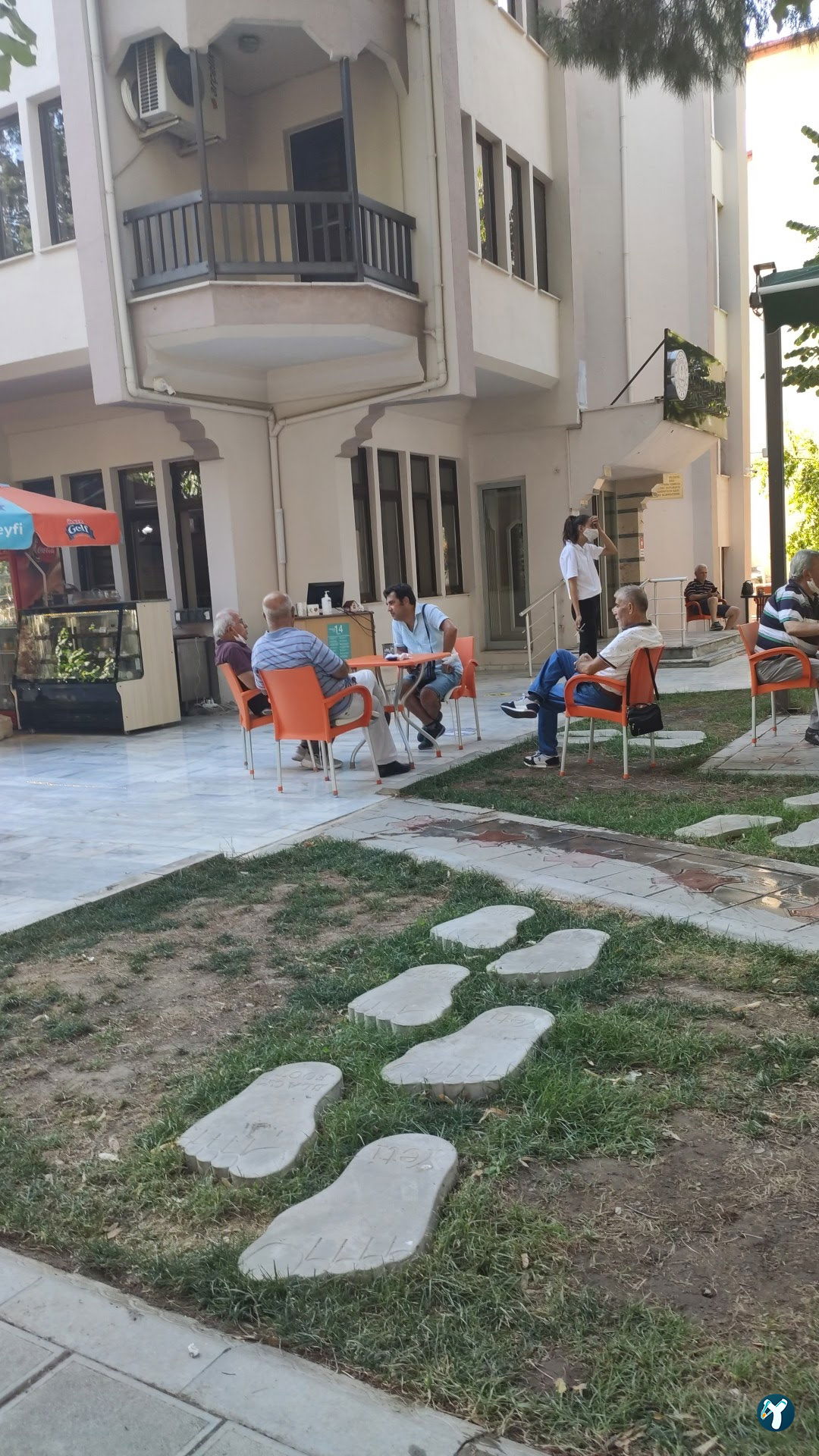 Öğretmenevi Çay Behçesi