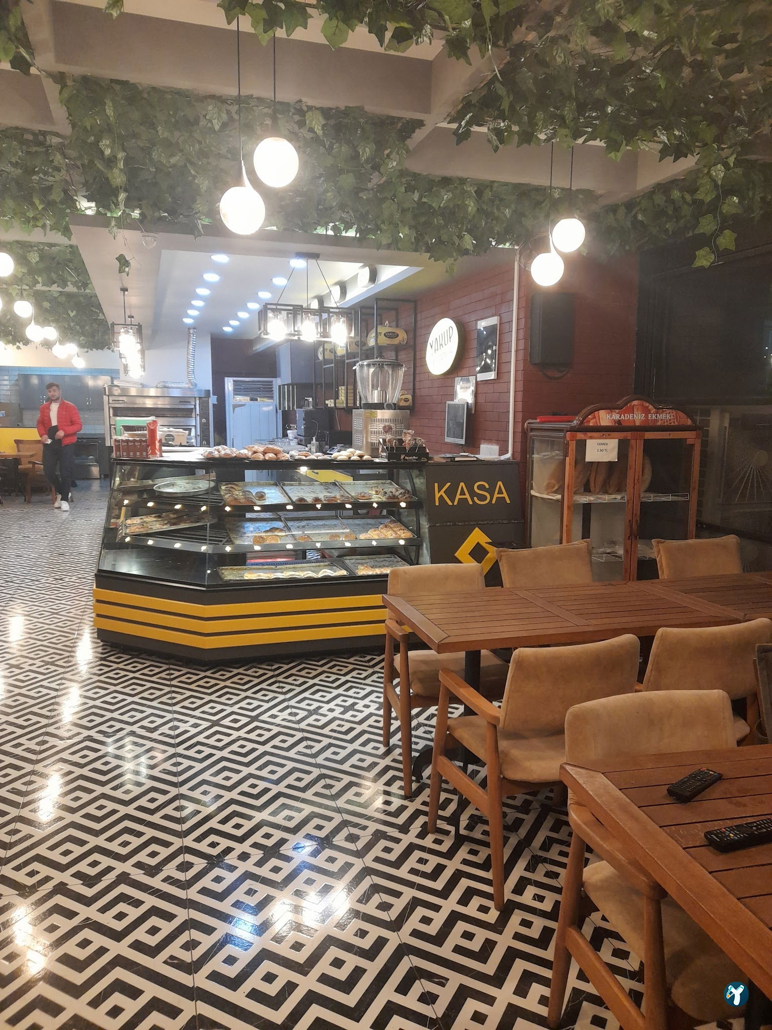 Meşhur Çeşme Kumrusu & Kahvaltı Salonu