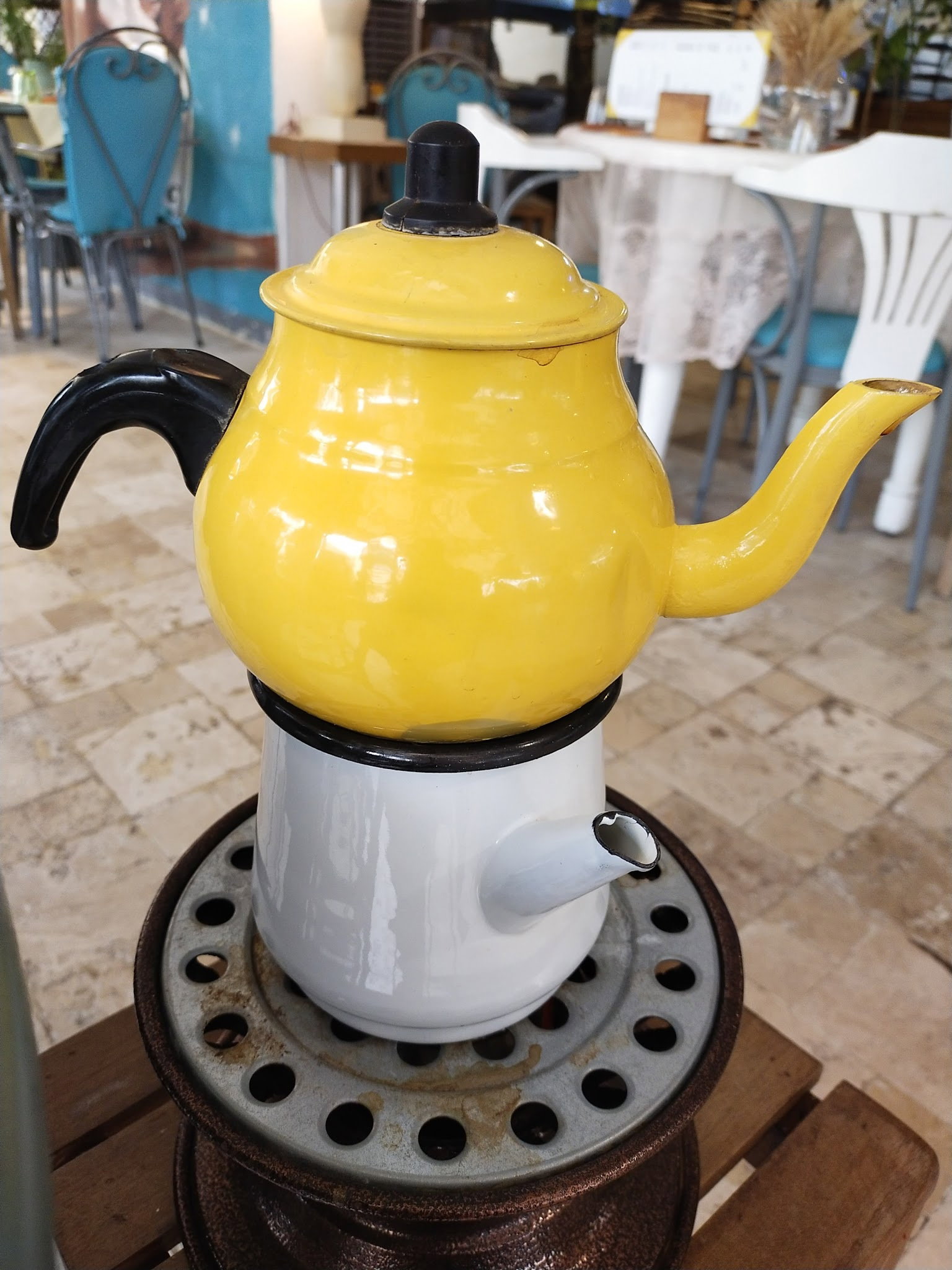 Sarı Demlik Kahvaltı