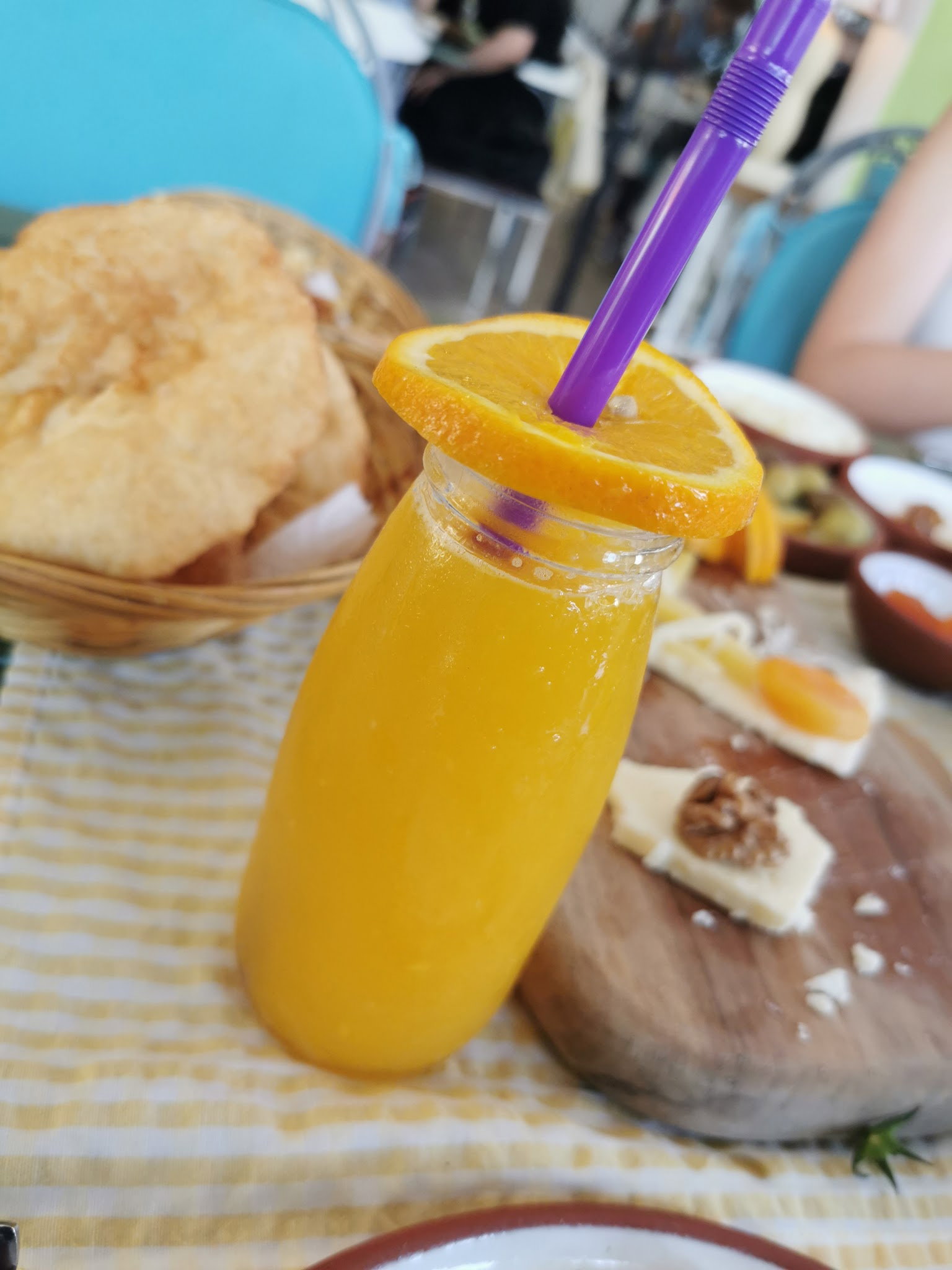 Sarı Demlik Kahvaltı