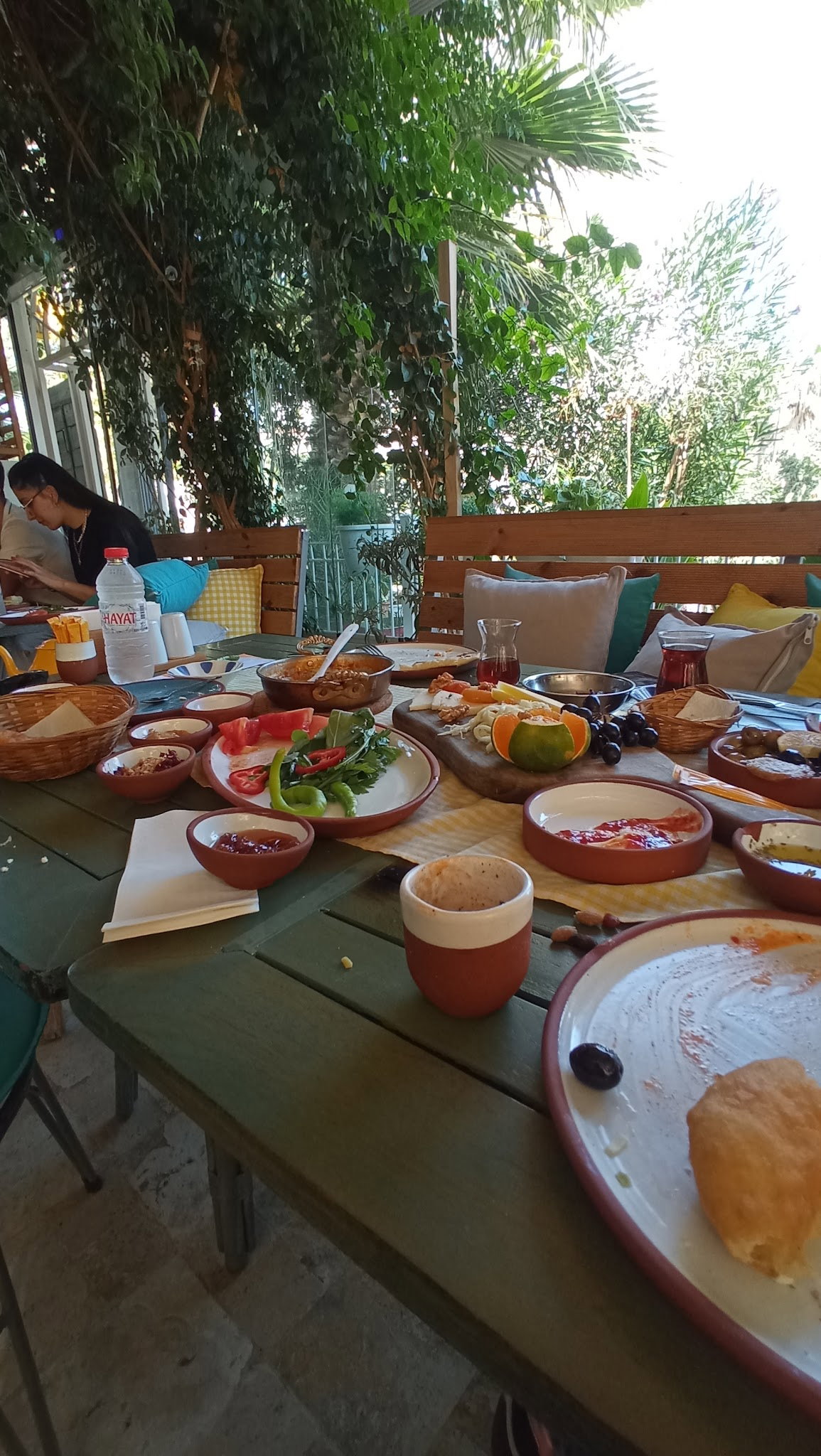 Sarı Demlik Kahvaltı