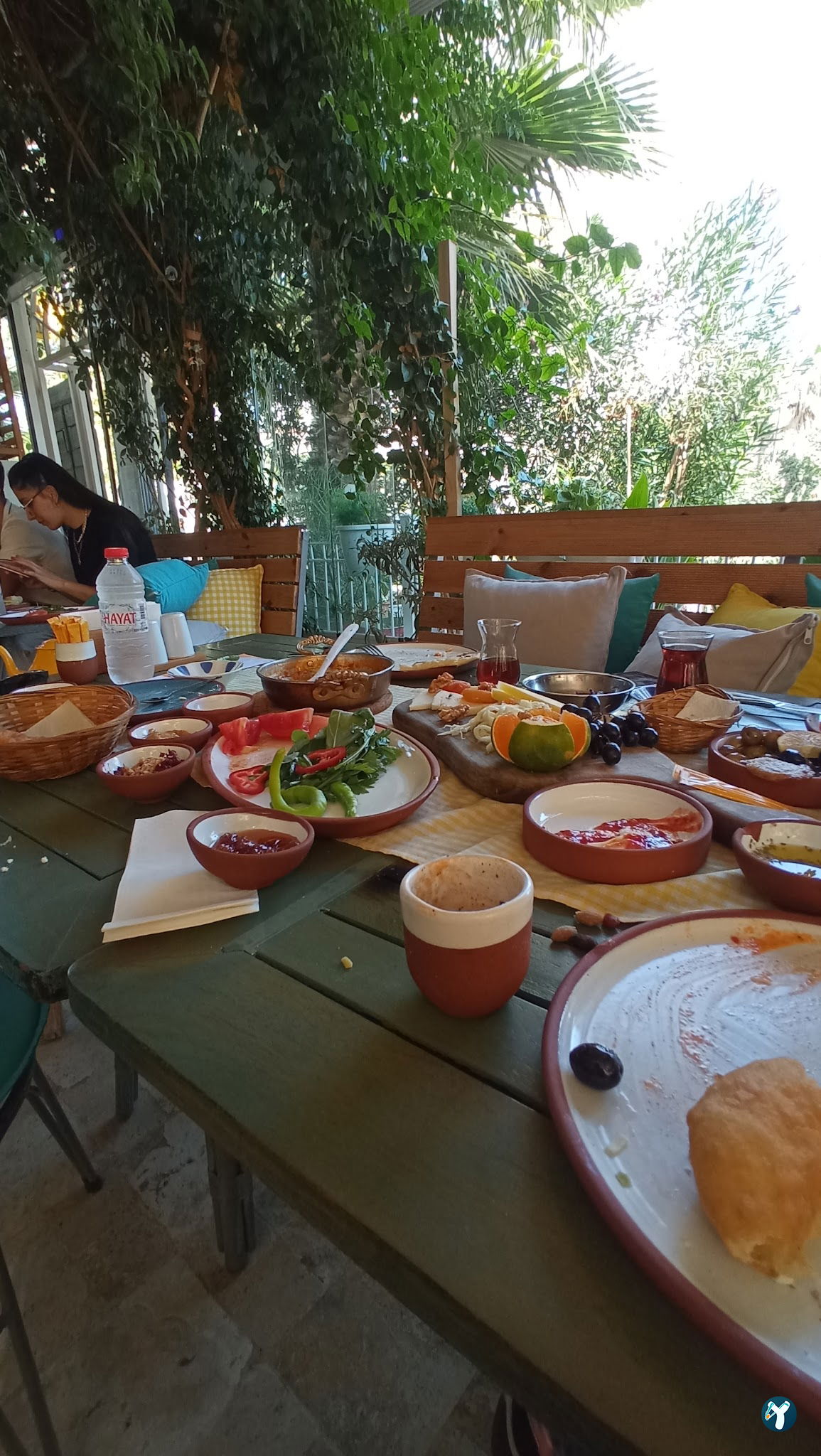Sarı Demlik Kahvaltı