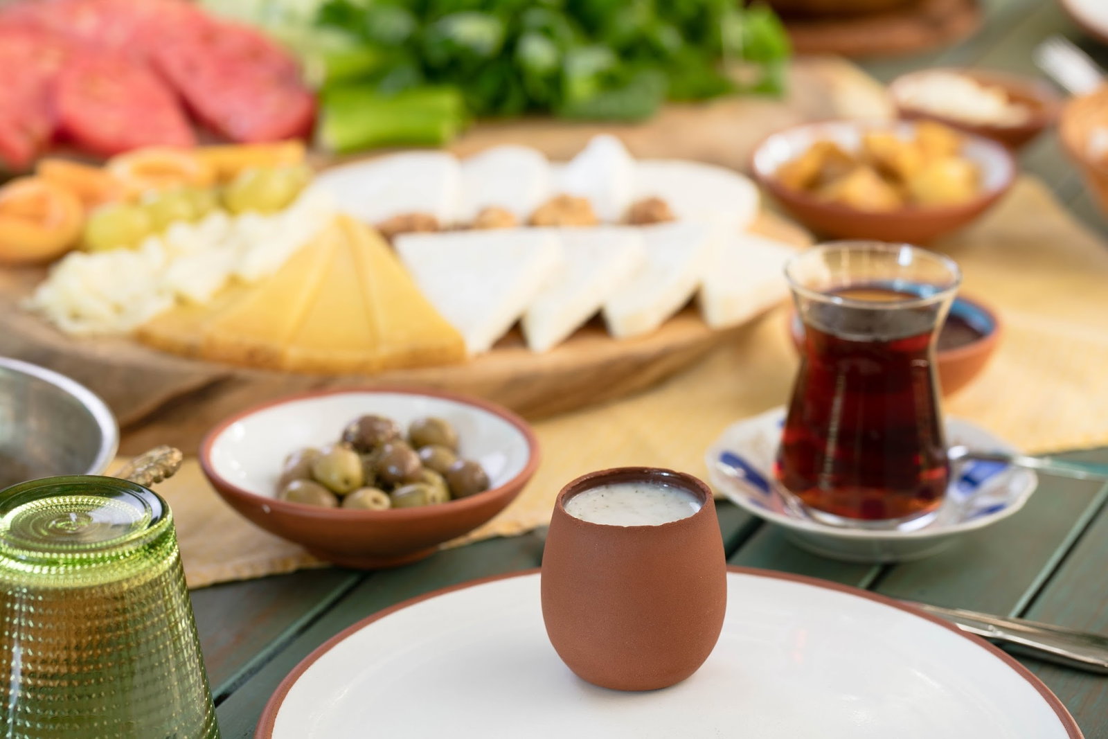 Sarı Demlik Kahvaltı