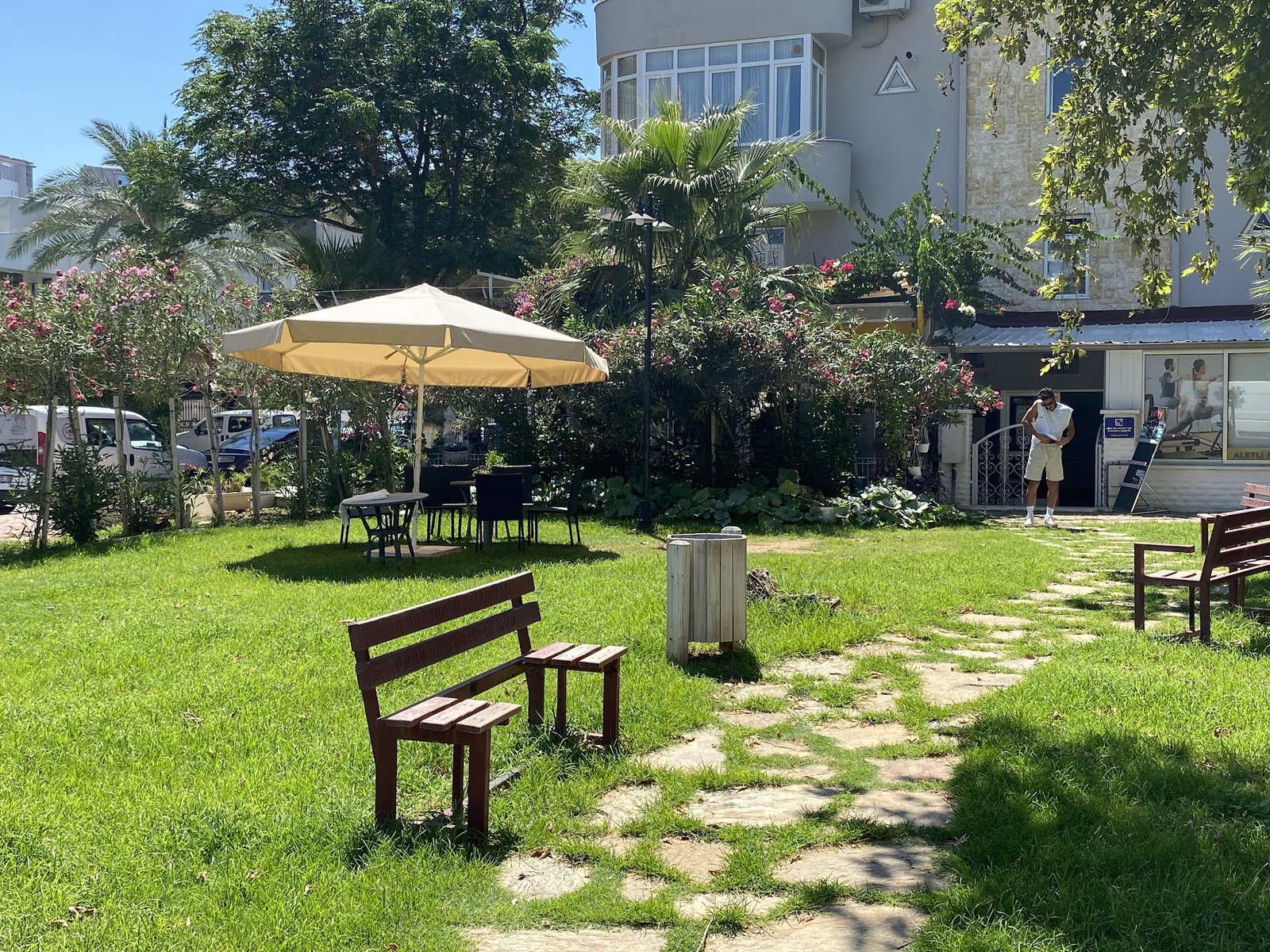 Sarı Demlik Kahvaltı