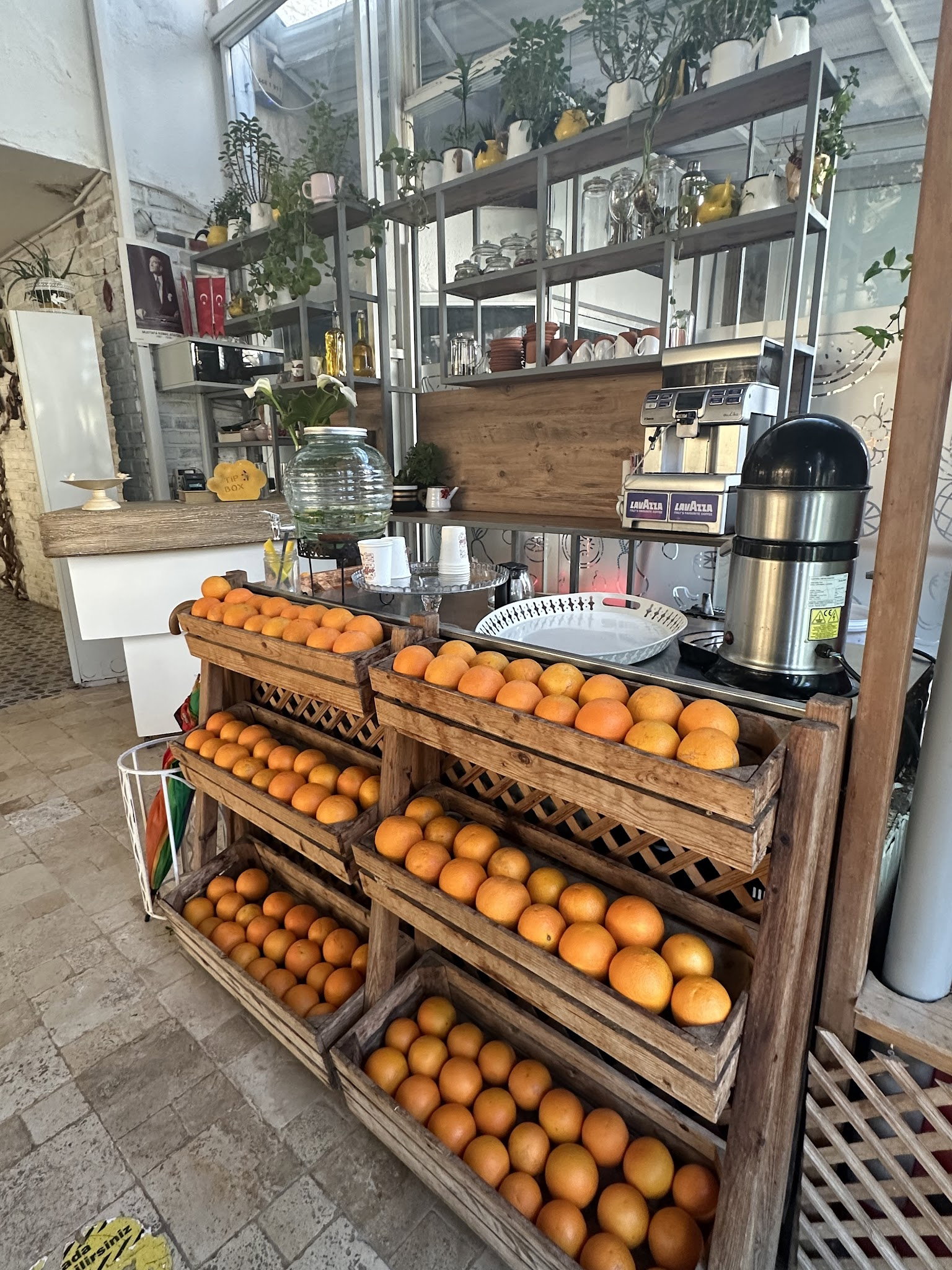 Sarı Demlik Kahvaltı